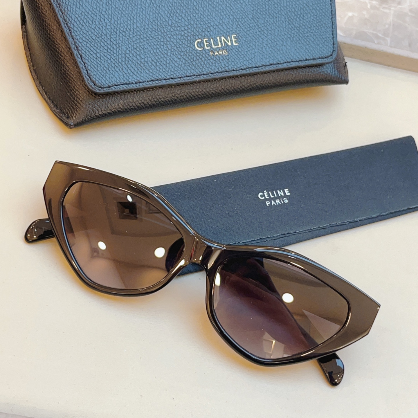 ，【CELIN*】赛*琳新款太阳镜， MODELCL40323，SIZE 55口16-140