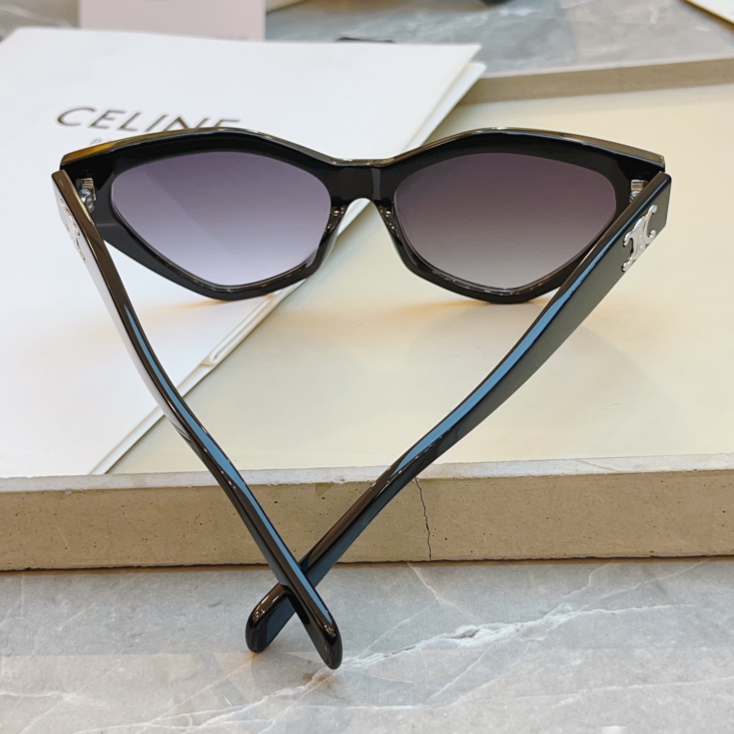 ，【CELIN*】赛*琳新款太阳镜， MODELCL40323，SIZE 55口16-140