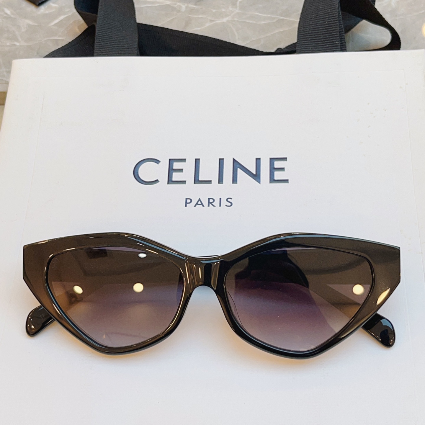 ，【CELIN*】赛*琳新款太阳镜， MODELCL40323，SIZE 55口16-140