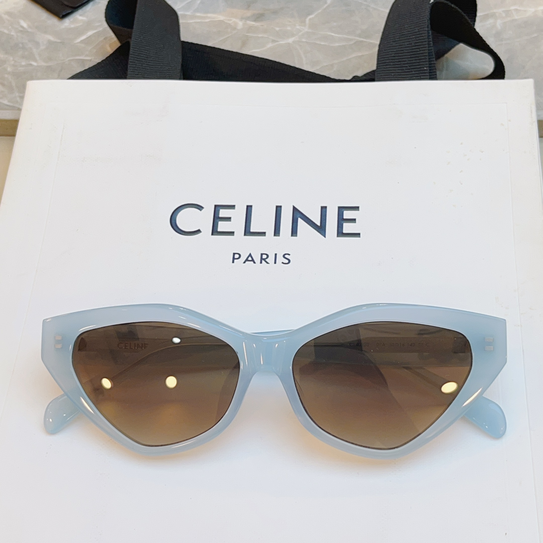 ，【CELIN*】赛*琳新款太阳镜， MODELCL40323，SIZE 55口16-140