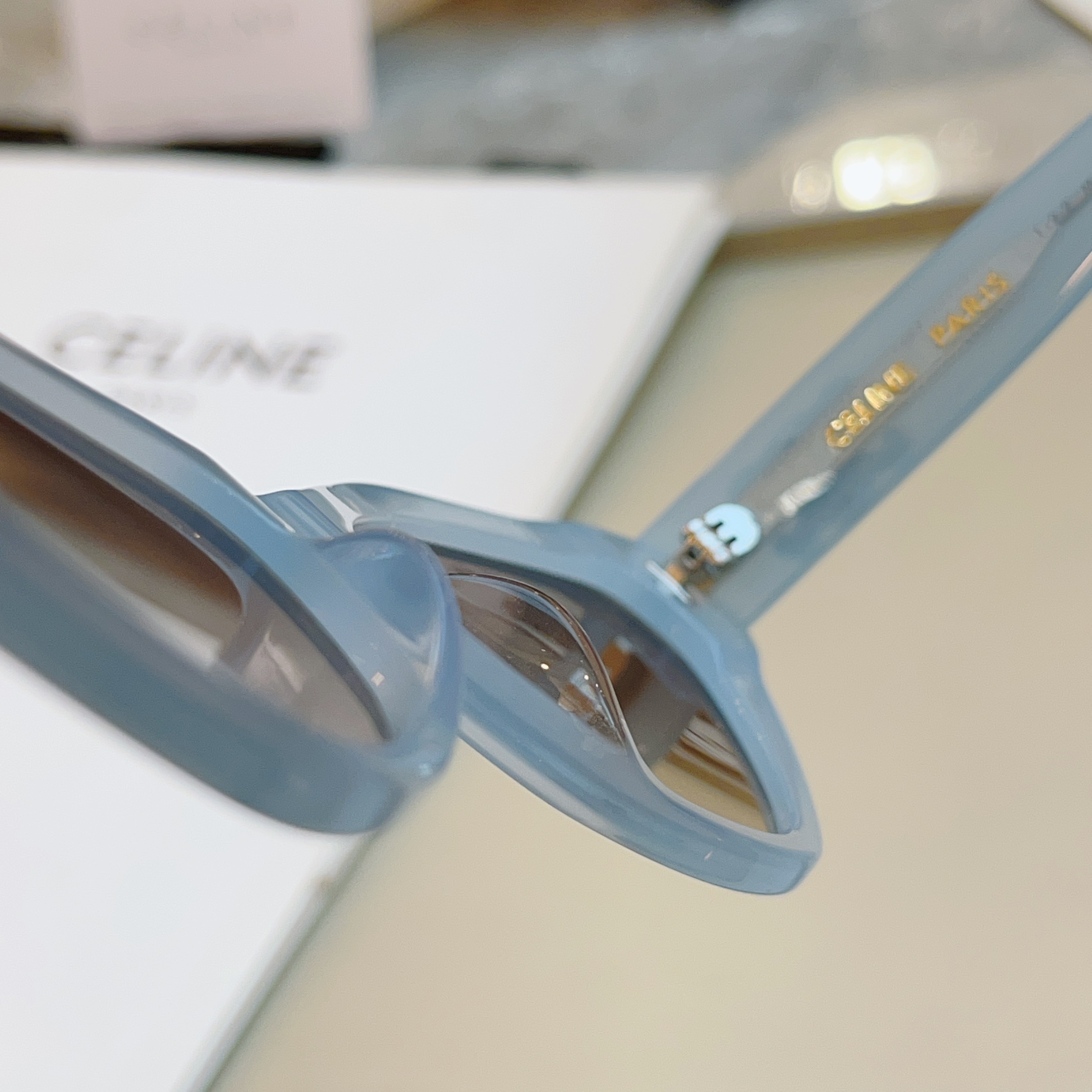 ，【CELIN*】赛*琳新款太阳镜， MODELCL40323，SIZE 55口16-140