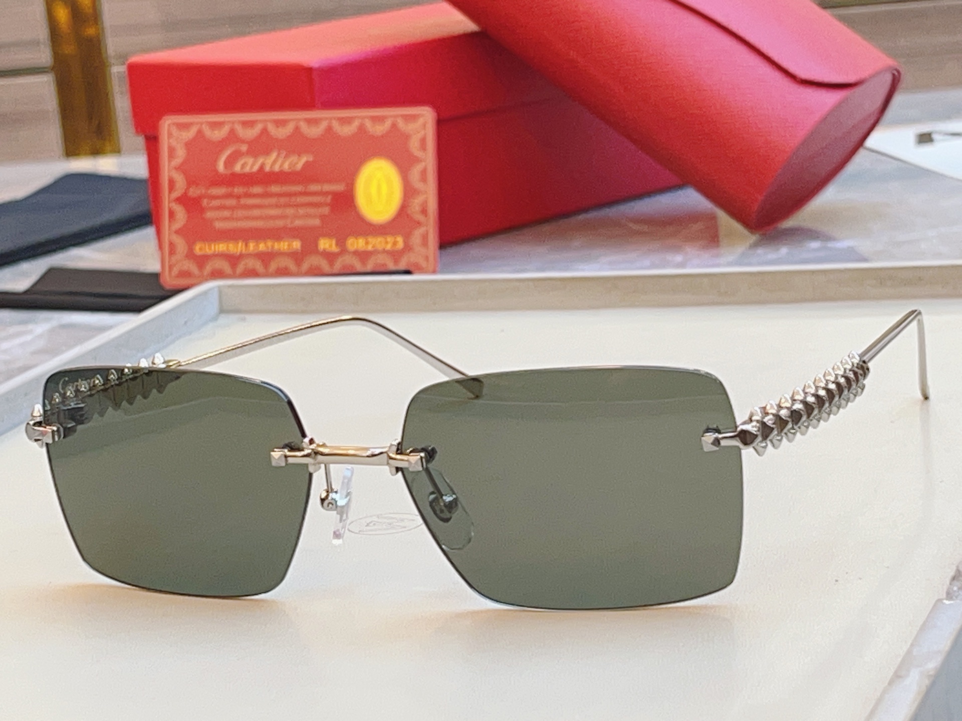 ，【CARTIE*】卡地*亚新款太阳镜🕶️，高版本✨CT0545S，size 58口17-140