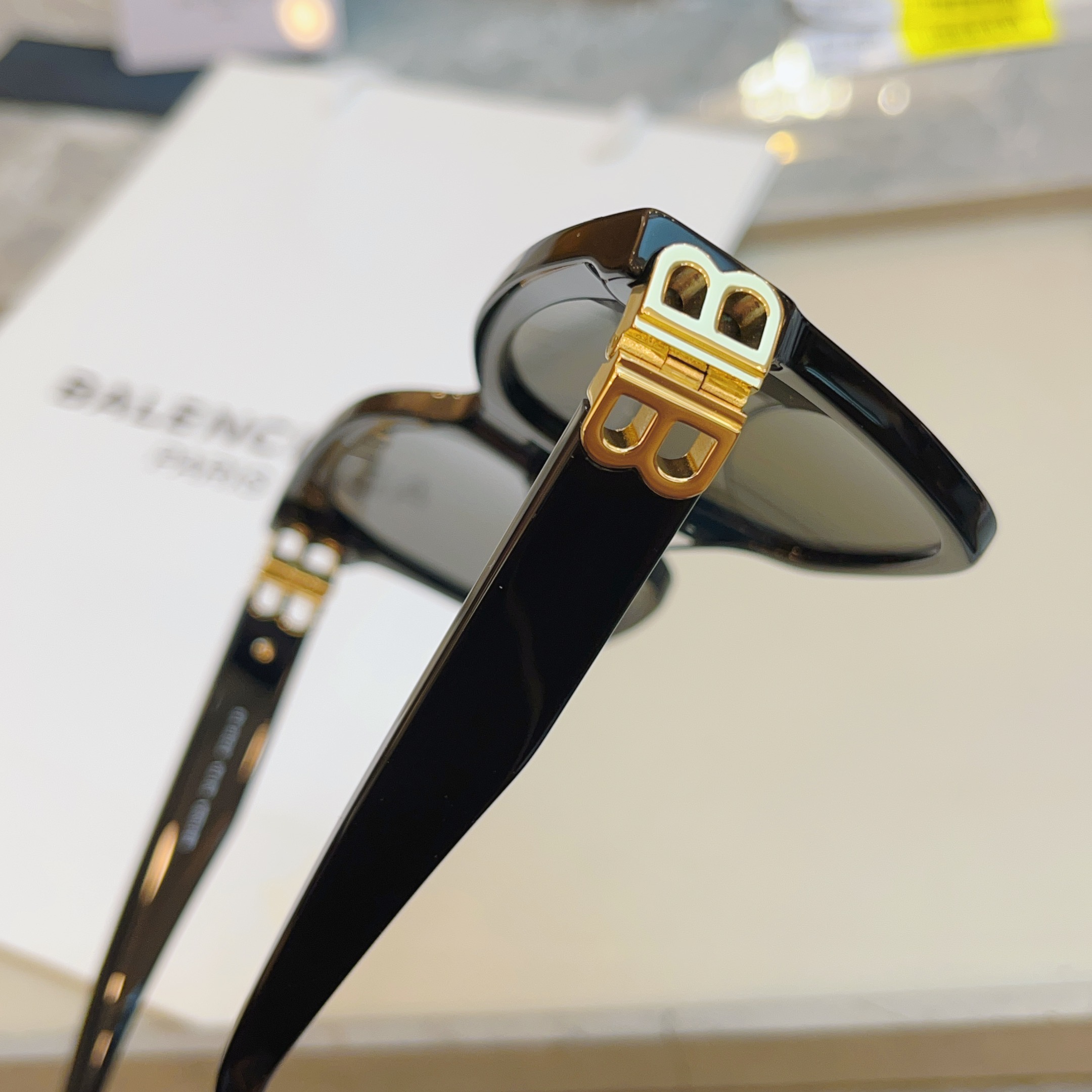 ，【BALENCIAG*】巴黎*世家新款太阳镜，高版本✨MODEL：BB0102SA，SIZE：57口1
