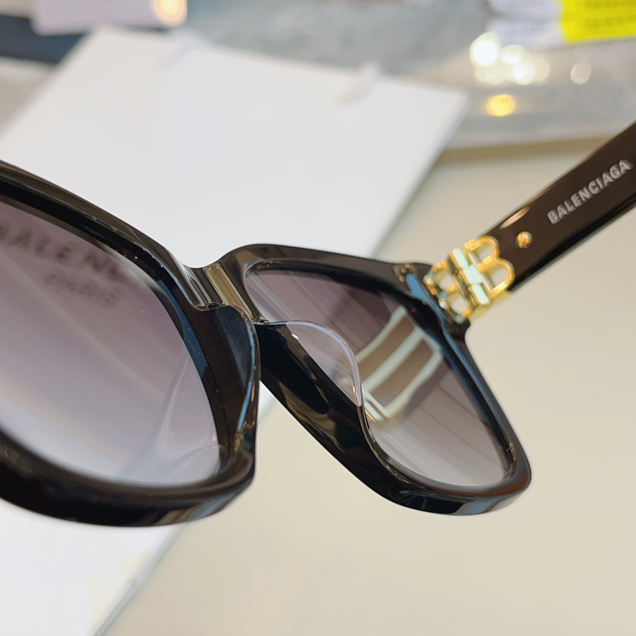，【BALENCIAG*】巴黎*世家新款太阳镜，高版本✨MODEL：BB0102SA，SIZE：57口1