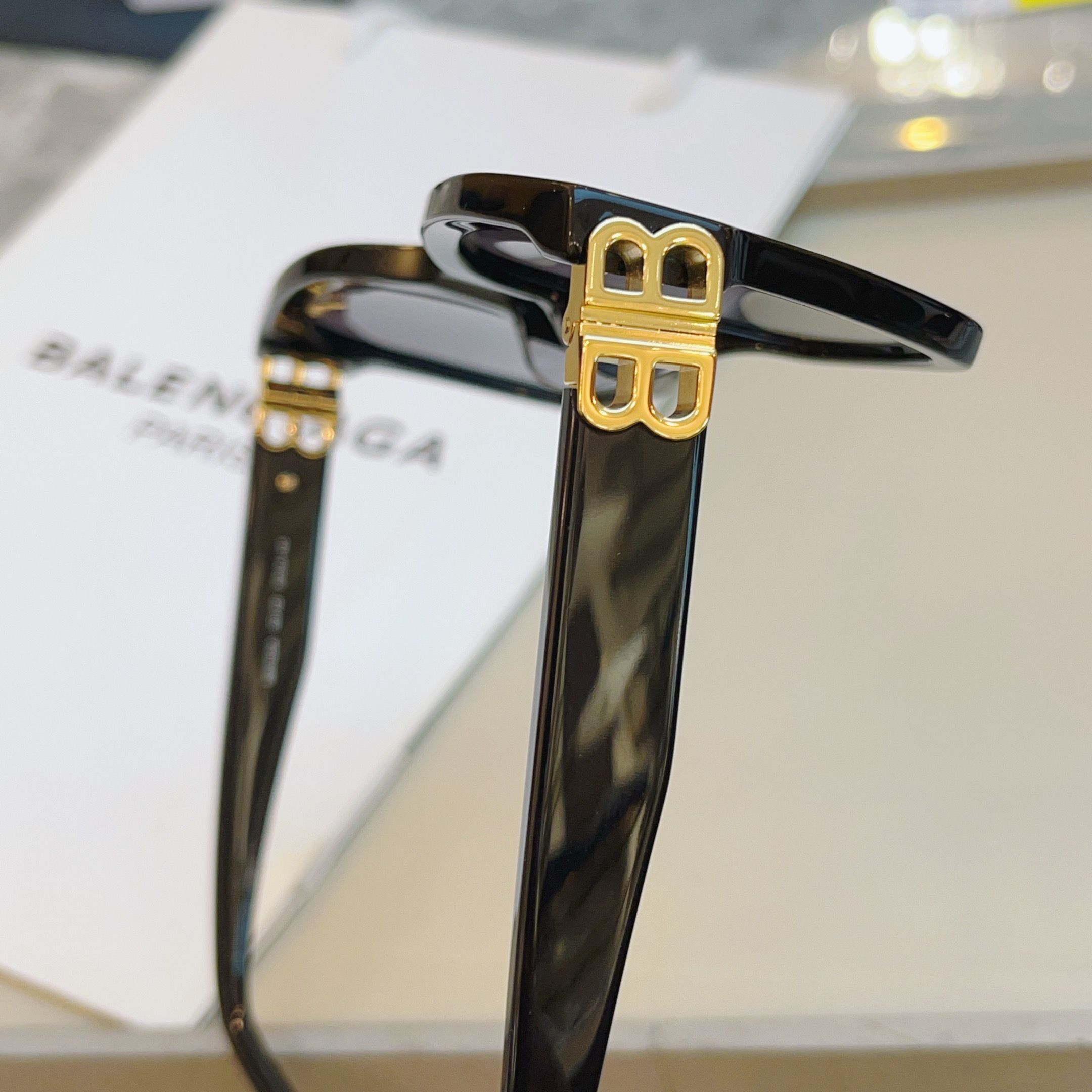 ，【BALENCIAG*】巴黎*世家新款太阳镜，高版本✨MODEL：BB0102SA，SIZE：57口1