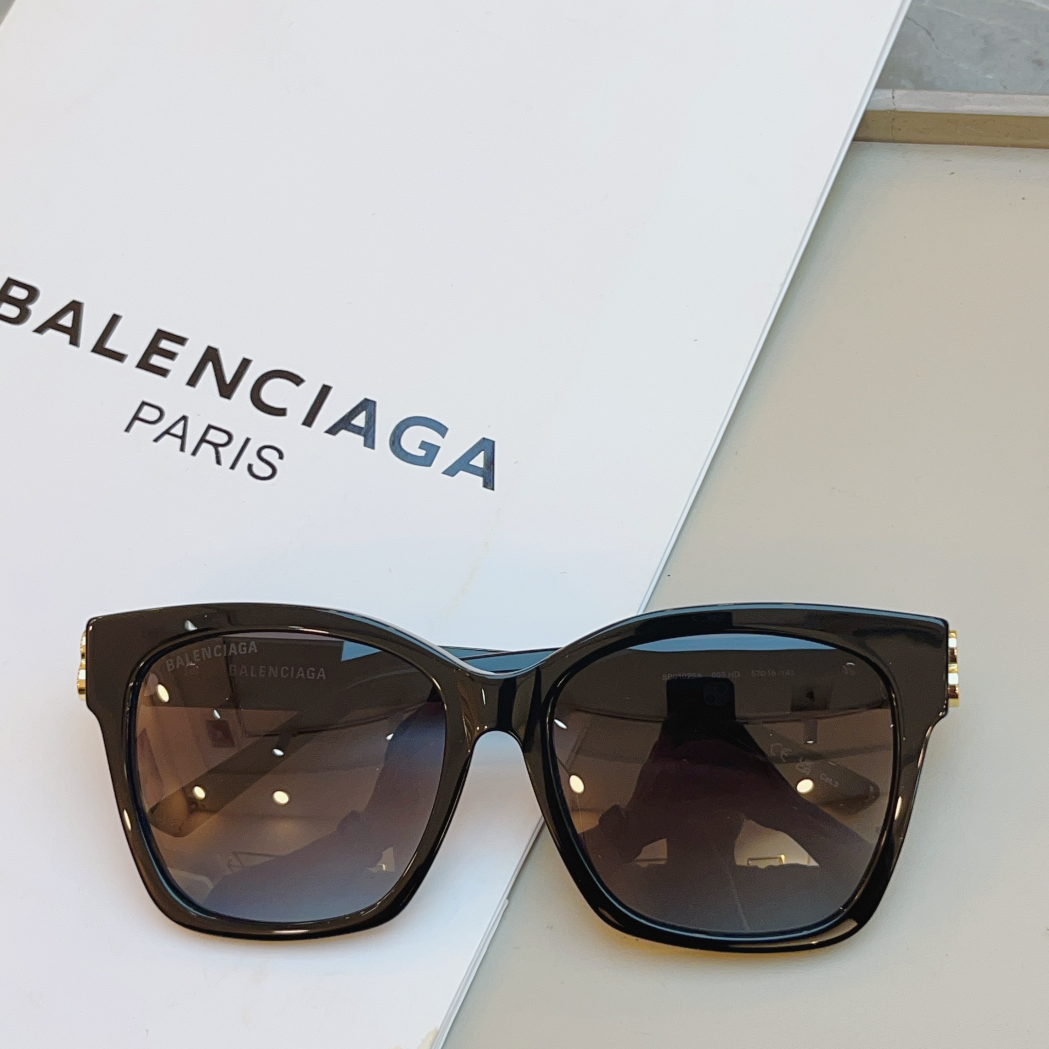 ，【BALENCIAG*】巴黎*世家新款太阳镜，高版本✨MODEL：BB0102SA，SIZE：57口1