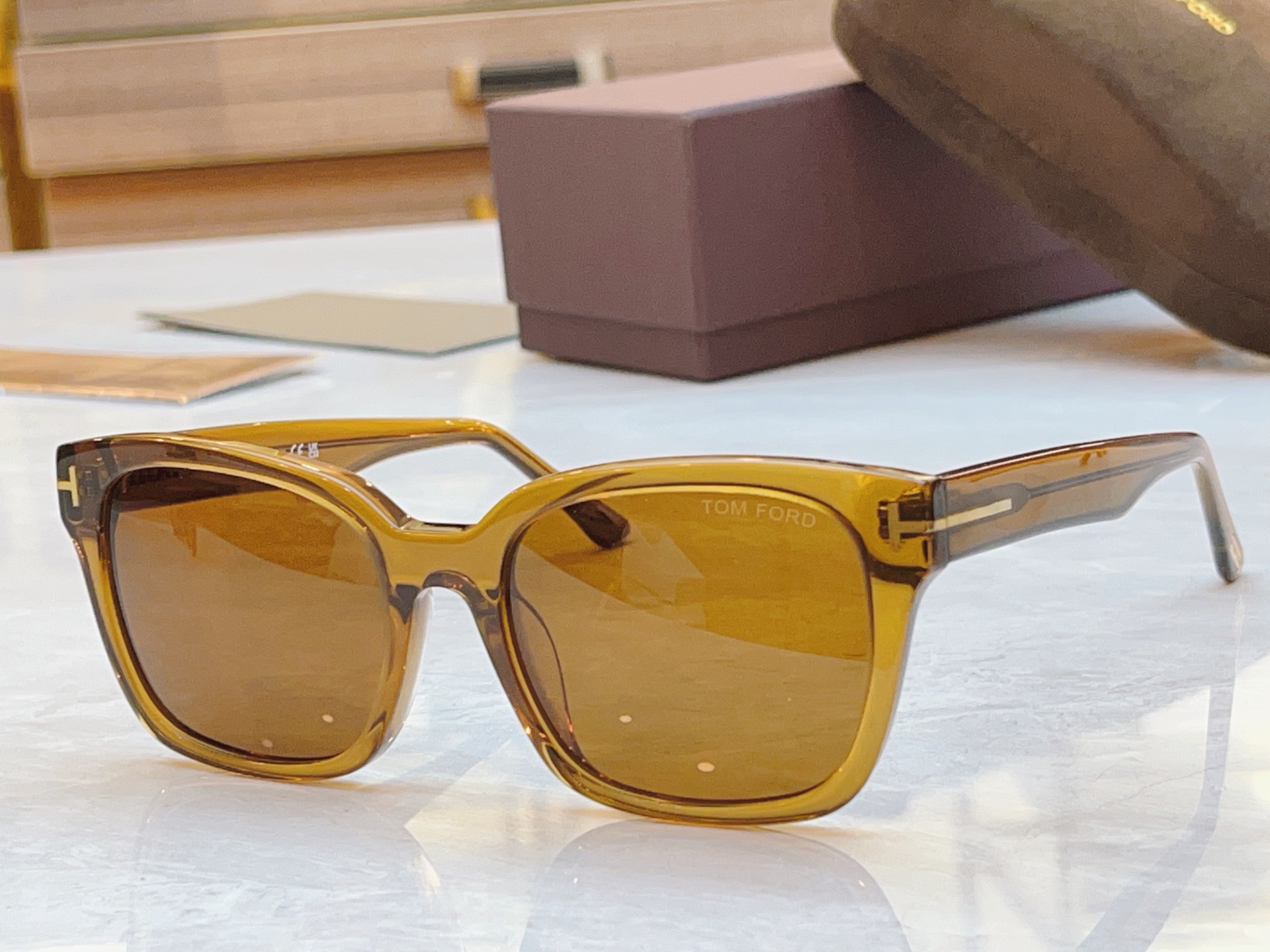，【TOM FOR*】汤姆*福特新款太阳镜🕶️，MODEL：FT1216，SIZE：54口20-145