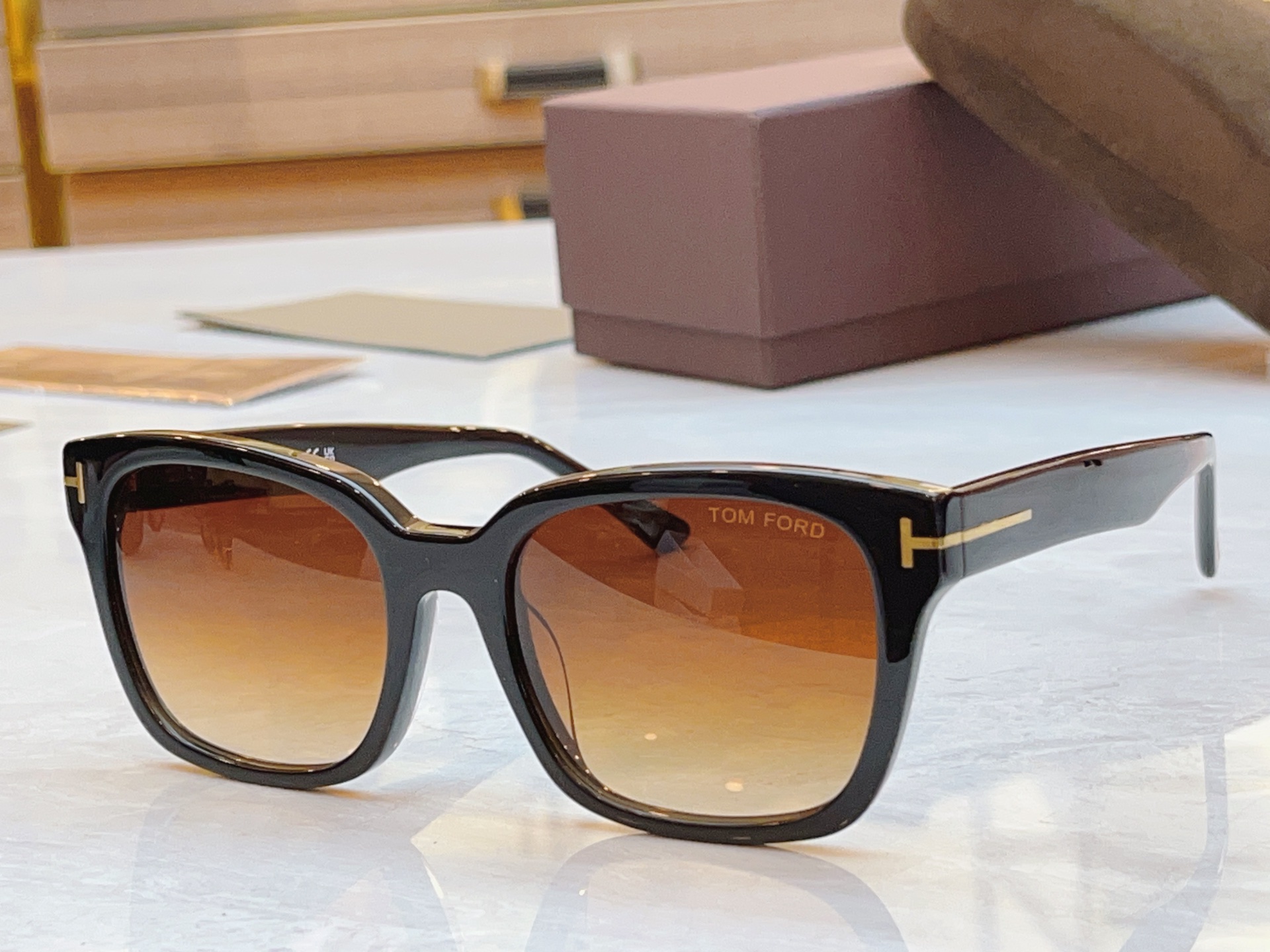 ，【TOM FOR*】汤姆*福特新款太阳镜🕶️，MODEL：FT1216，SIZE：54口20-145