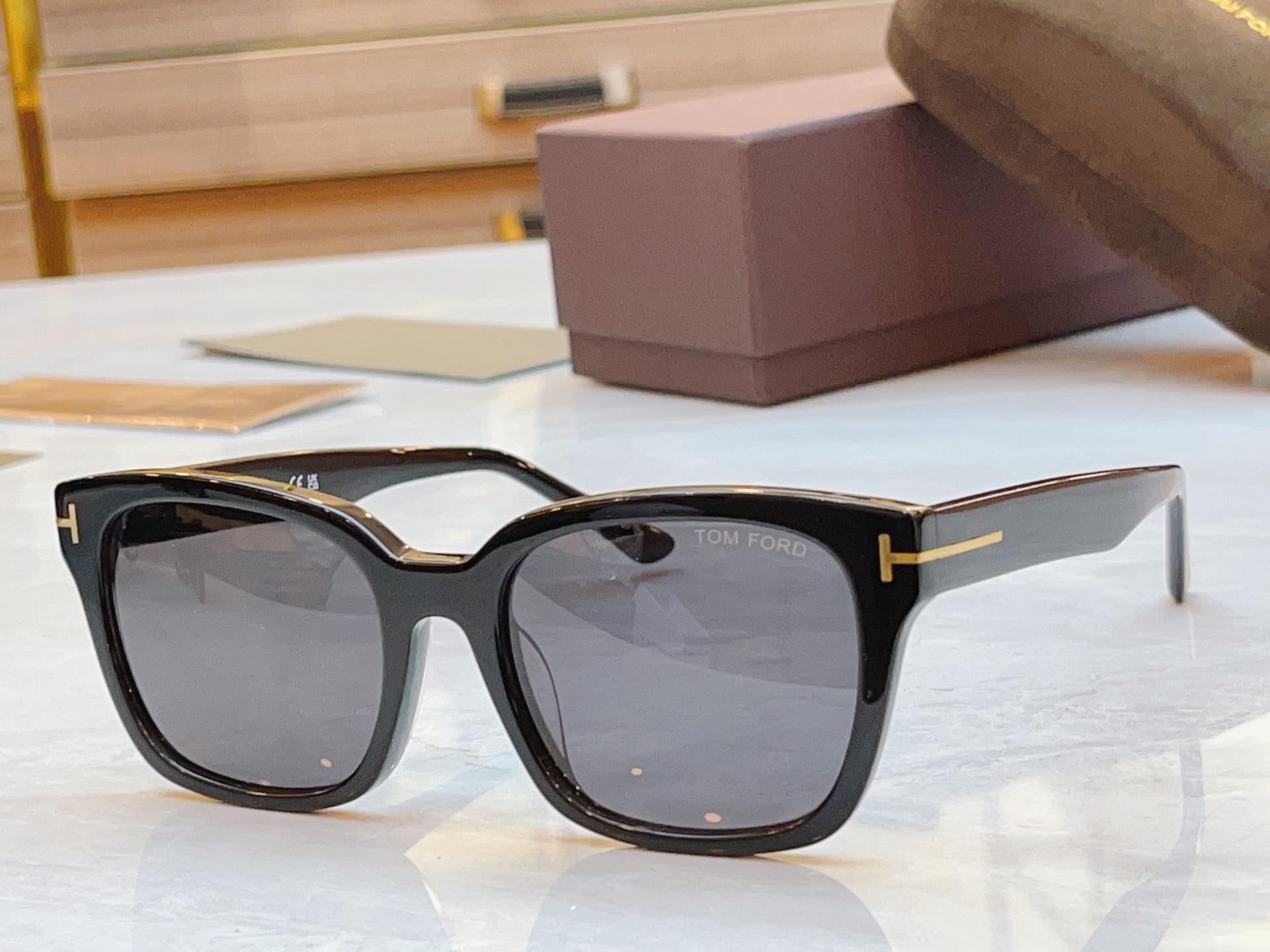 ，【TOM FOR*】汤姆*福特新款太阳镜🕶️，MODEL：FT1216，SIZE：54口20-145