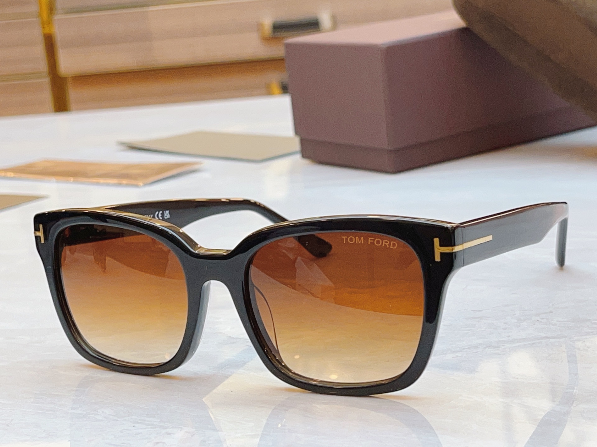 ，【TOM FOR*】汤姆*福特新款太阳镜🕶️，MODEL：FT1216，SIZE：54口20-145