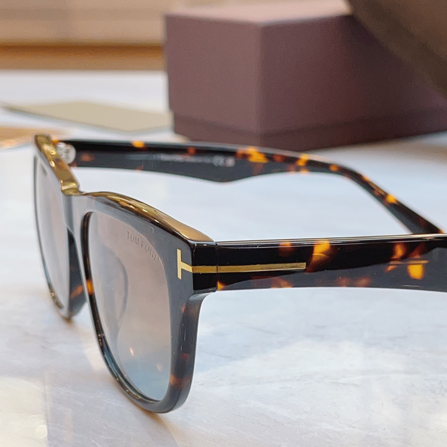 ，【TOM FOR*】汤姆*福特新款太阳镜🕶️，MODEL：FT1076，SIZE：54口22-145