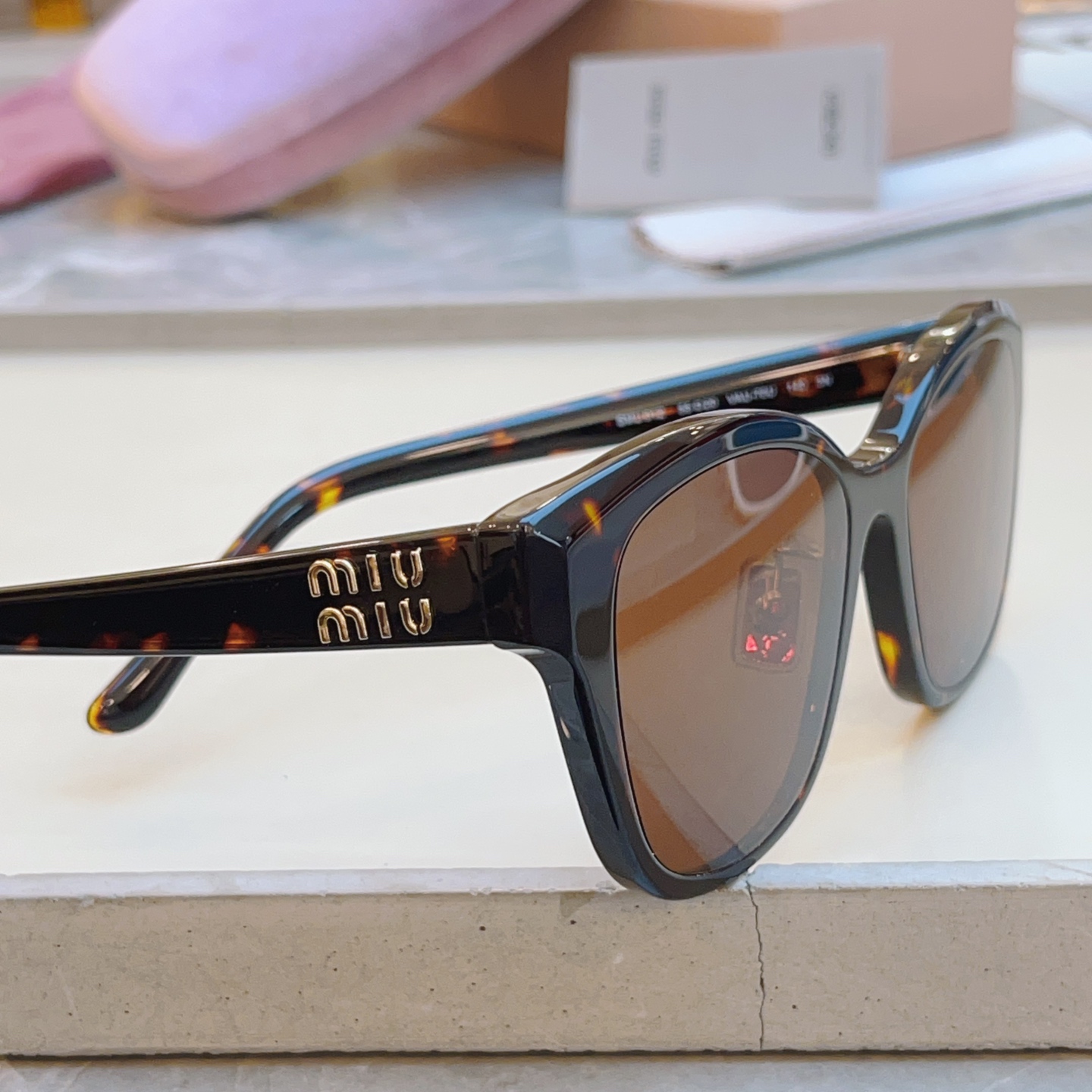 ，【MIU MI*】缪缪新款太阳镜，高版本✨MODEL:SMU 01Z，SIZE：55口20-140