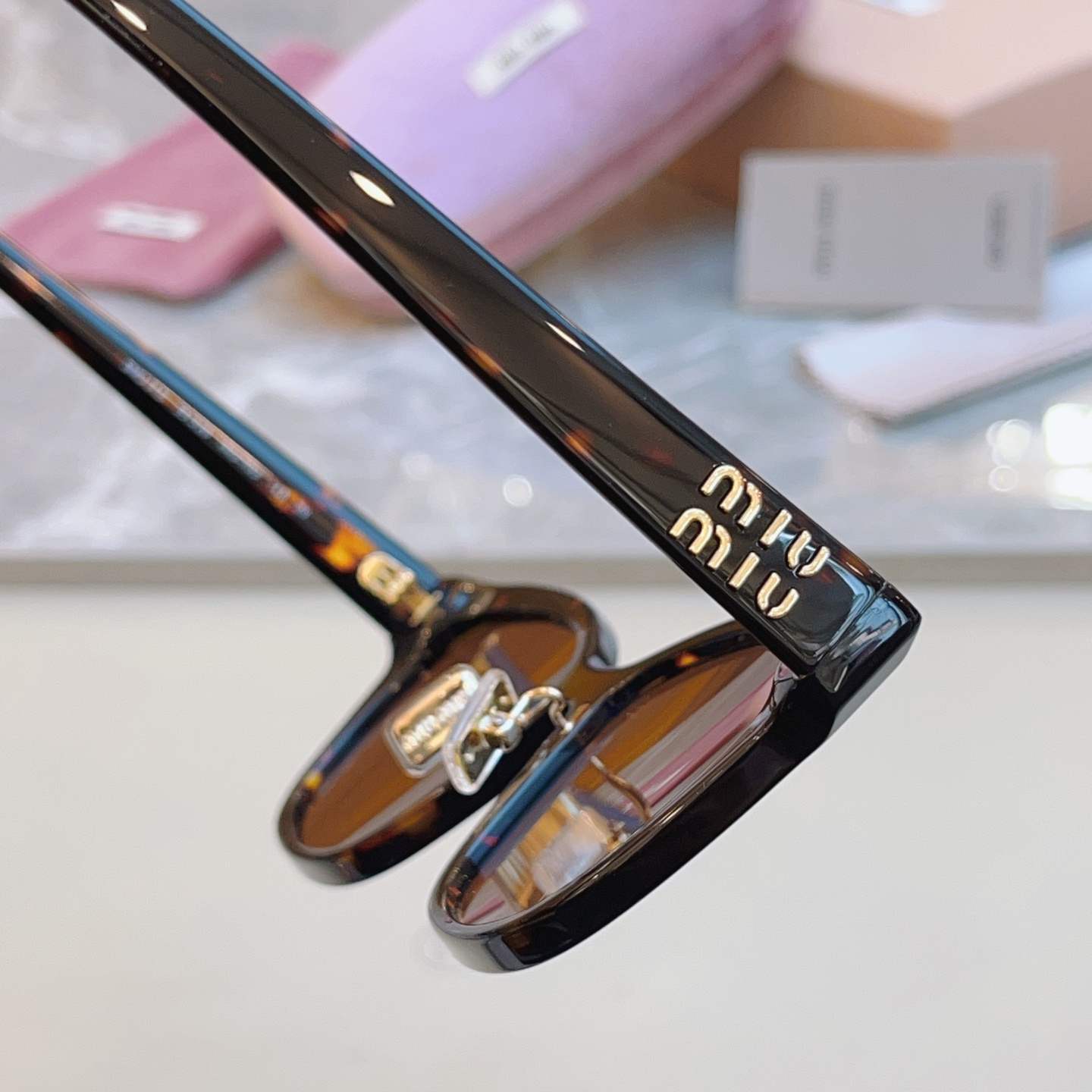 ，【MIU MI*】缪缪新款太阳镜，高版本✨MODEL:SMU 01Z，SIZE：55口20-140