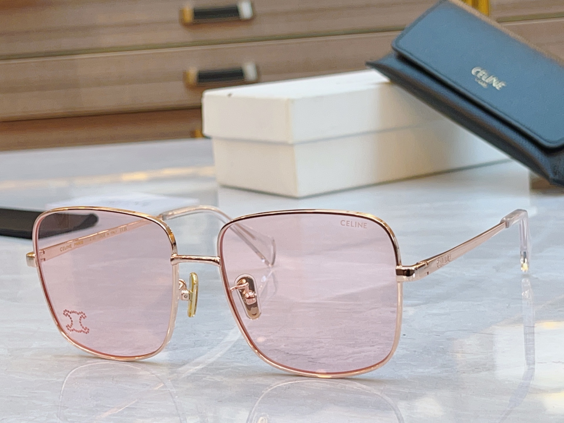 NO:366528,,【CELIN*】Sai*lin's new sunglasses, MODEL:CL42112U, SIZE: 58-ogle 17-147 glasses, sunglasses, glasses, celine19860909,【CELIN*】赛*琳新款太阳镜, MODEL:CL42112U ,SIZE: 58口17-147眼镜墨镜太阳镜,眼镜,celine,glasses