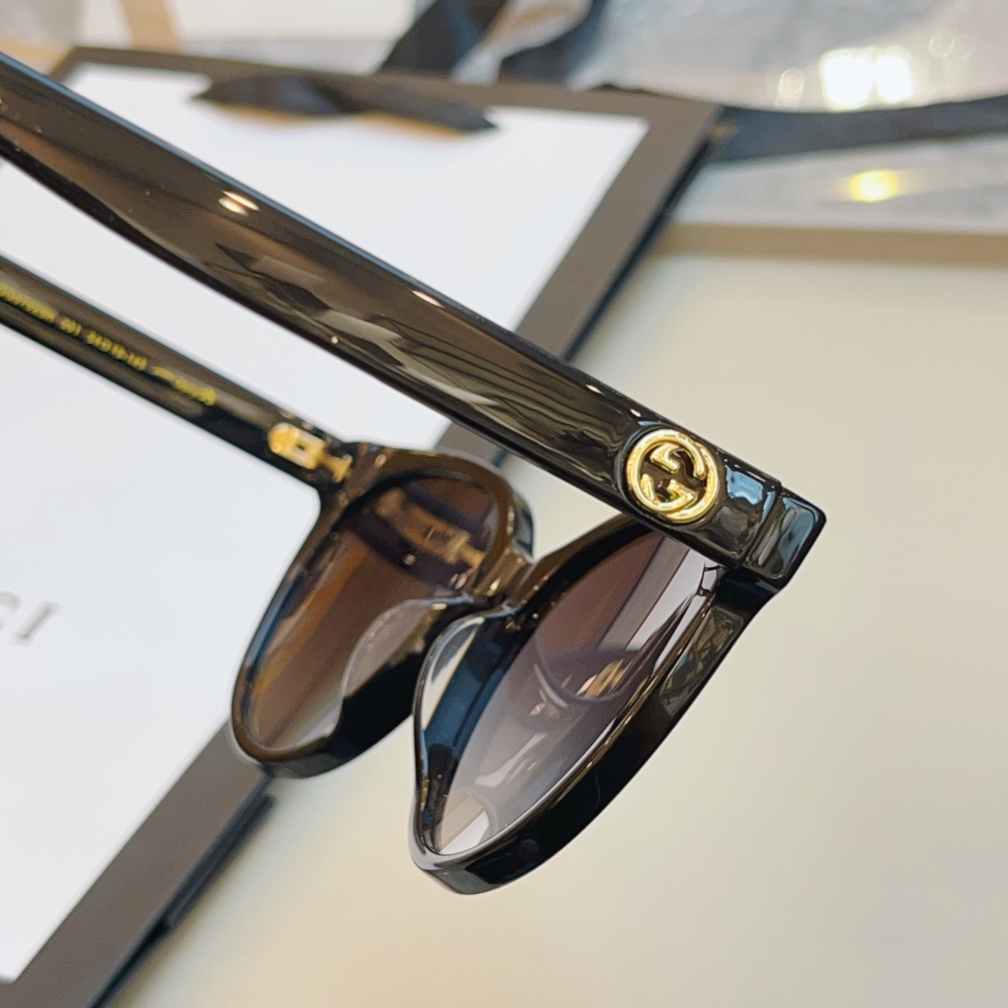 ，【GUCC*】古*驰新款太阳镜🕶️，高版本✨GG0702SK，SIZE:54口19-145