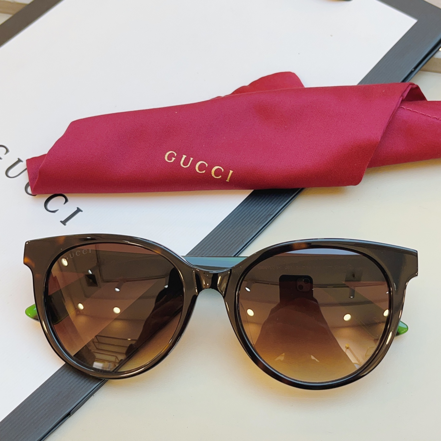 ，【GUCC*】古*驰新款太阳镜🕶️，高版本✨GG0702SK，SIZE:54口19-145