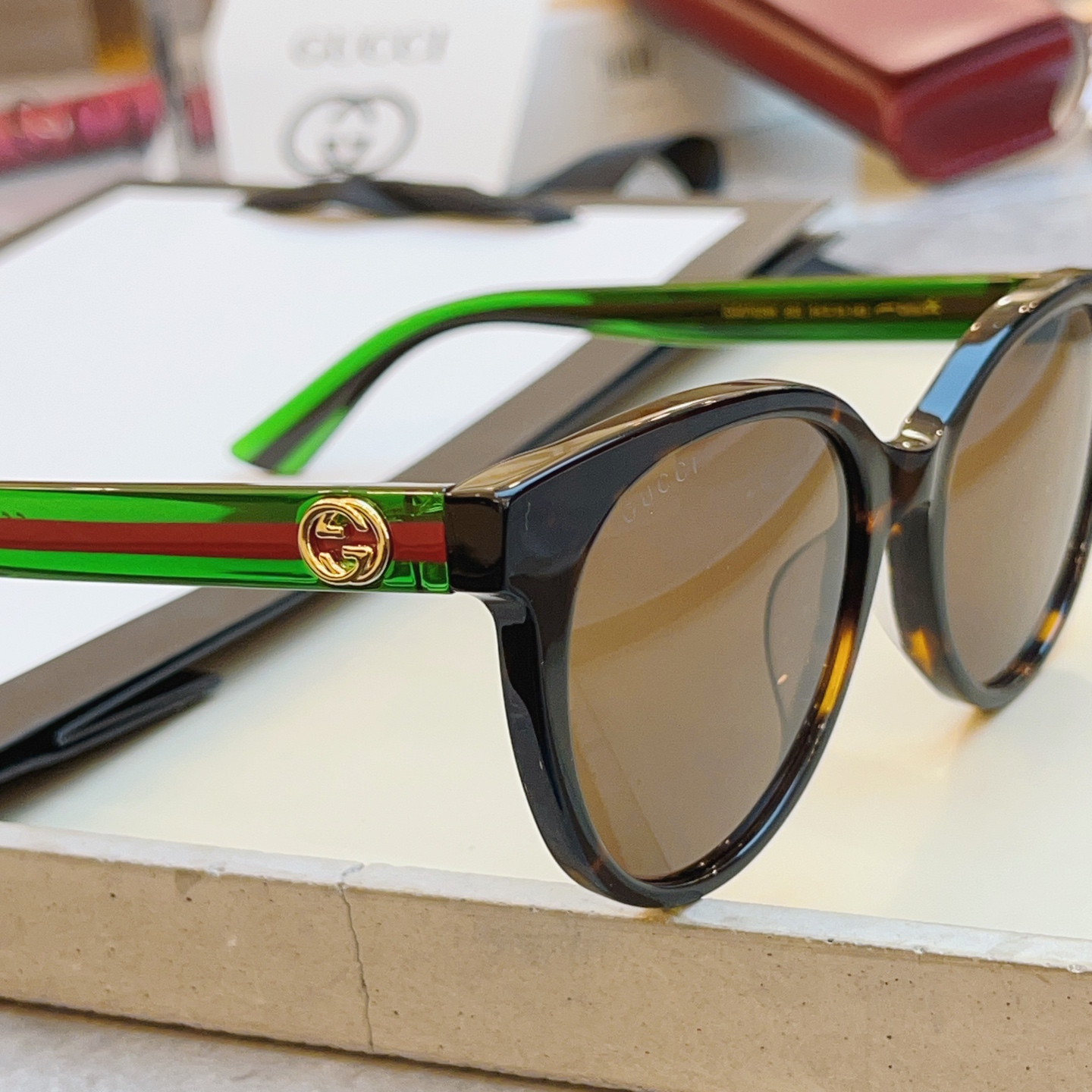 ，【GUCC*】古*驰新款太阳镜🕶️，高版本✨GG0702SK，SIZE:54口19-145