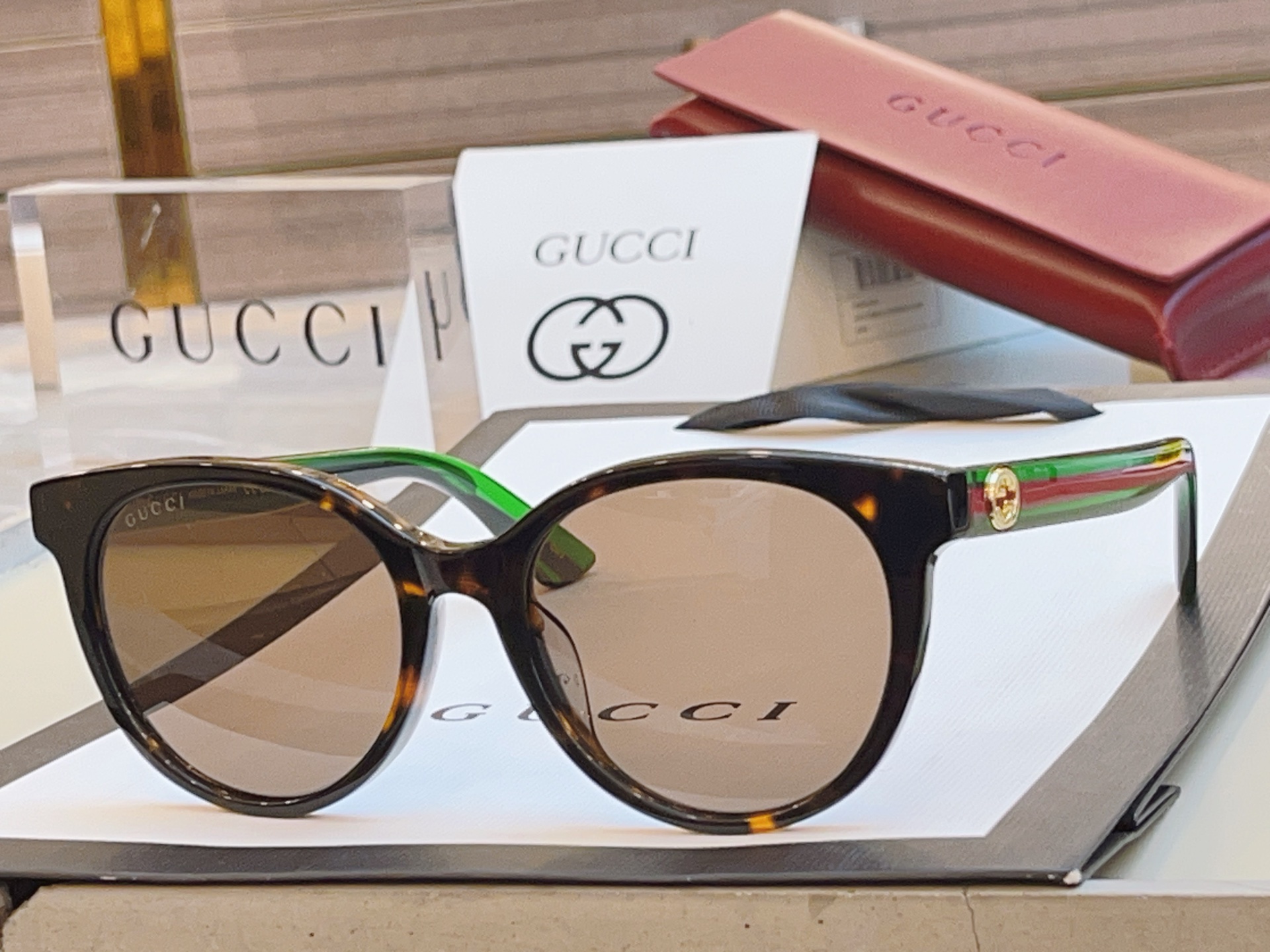 ，【GUCC*】古*驰新款太阳镜🕶️，高版本✨GG0702SK，SIZE:54口19-145