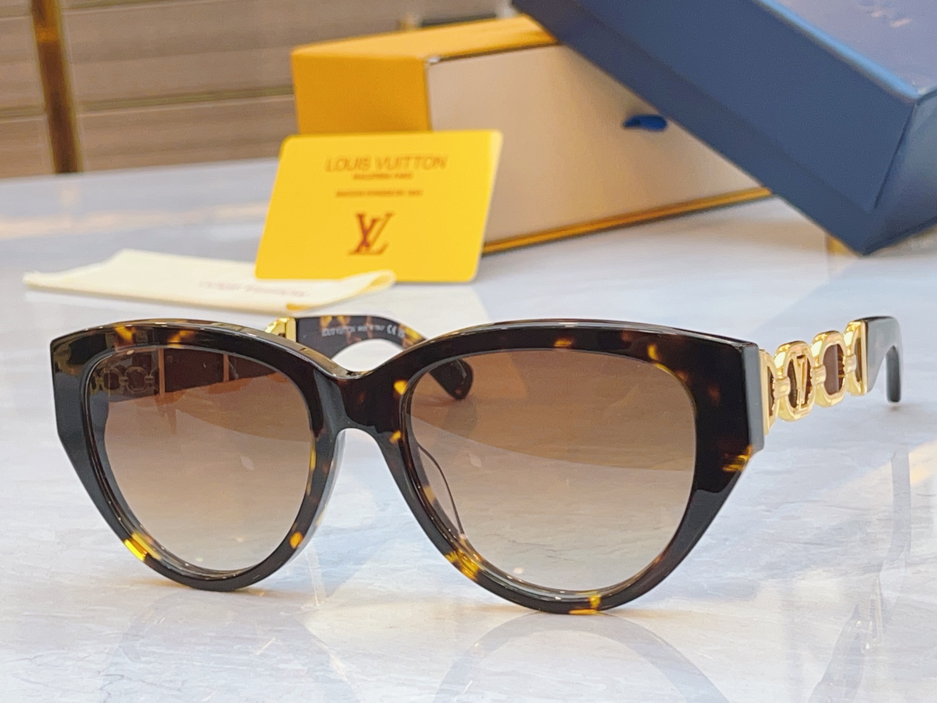 NO:366522,,【LOUIS VUITTO*】Louis Vuitton's new sunglasses, MODELZ2640U, SIZE54-port 18-140 glasses sunglasses, glasses, louis vuitton, louis vuitton19860909,【LOUIS VUITTO*】路易*威登新款太阳镜,MODELZ2640U,SIZE54口18-140眼镜墨镜太阳镜,眼镜,louis vuitton,louis vuitton,glasses