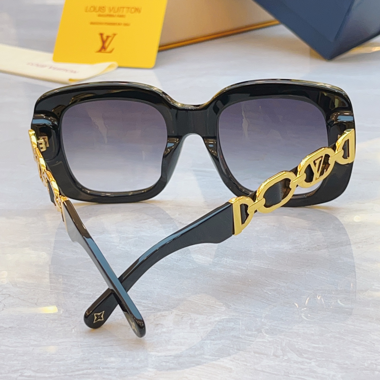 ，【LOUIS VUITTO*】路易*威登新款太阳镜，MODEL：Z2861U，SIZE：51口22-1