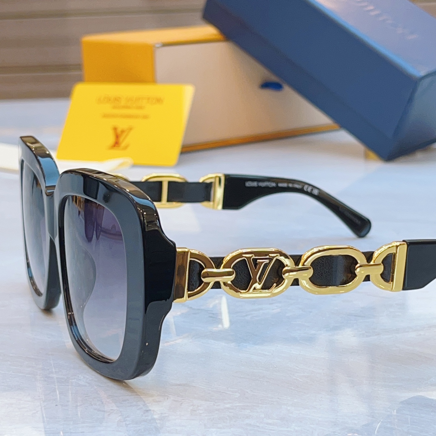 ，【LOUIS VUITTO*】路易*威登新款太阳镜，MODEL：Z2861U，SIZE：51口22-1