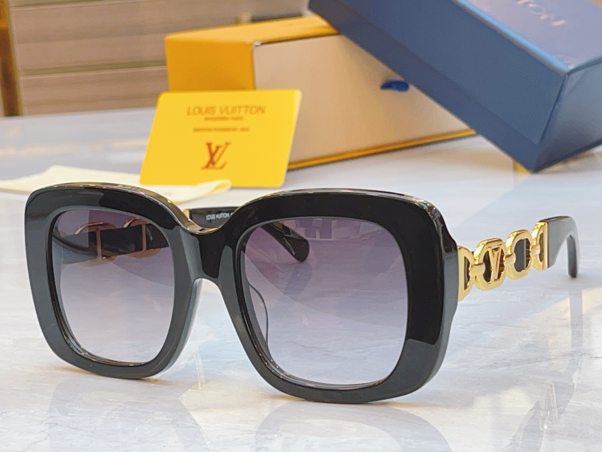 ，【LOUIS VUITTO*】路易*威登新款太阳镜，MODEL：Z2861U，SIZE：51口22-1