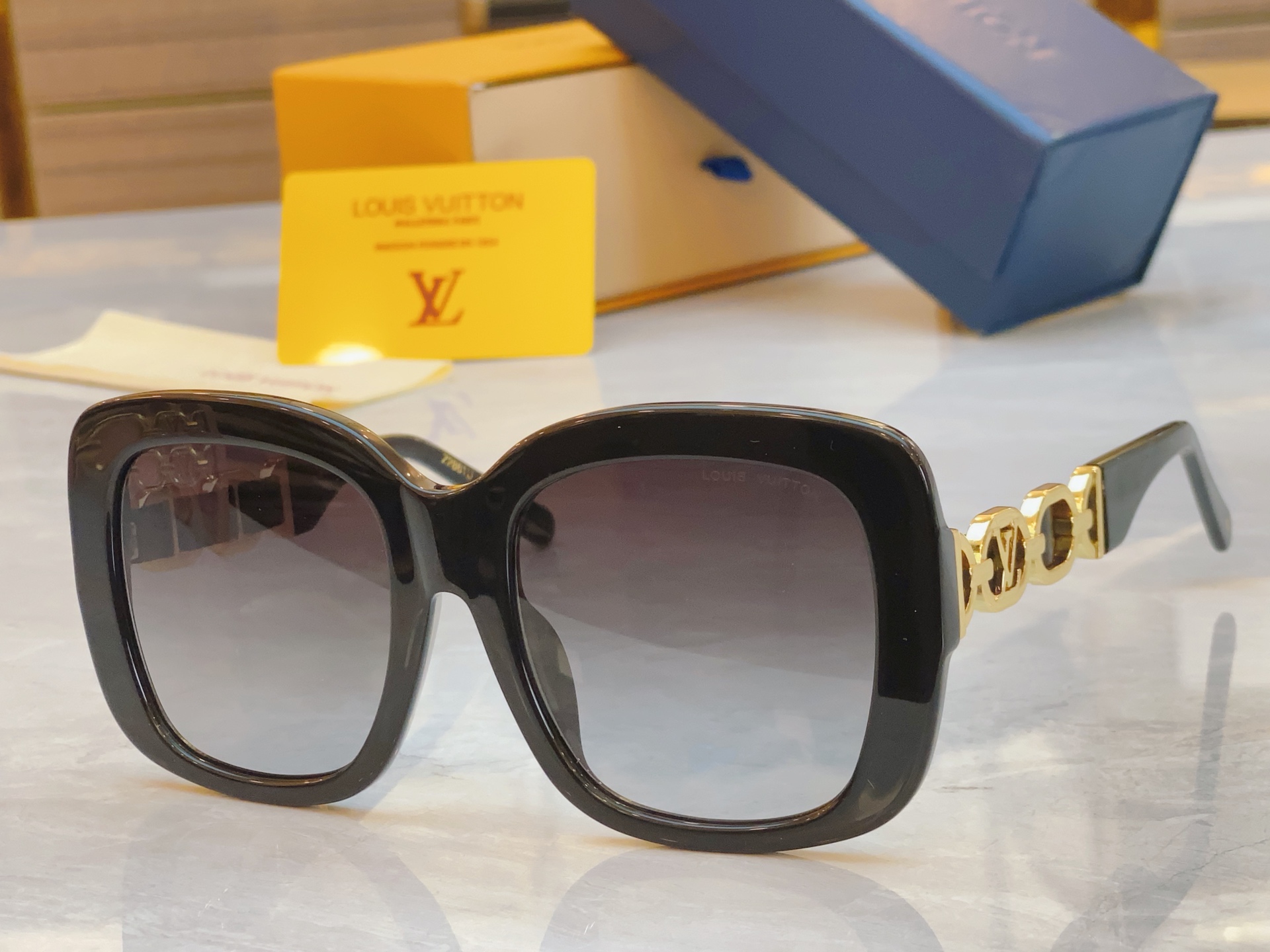 ，【LOUIS VUITTO*】路易*威登新款太阳镜，MODEL：Z2861U，SIZE：51口22-1