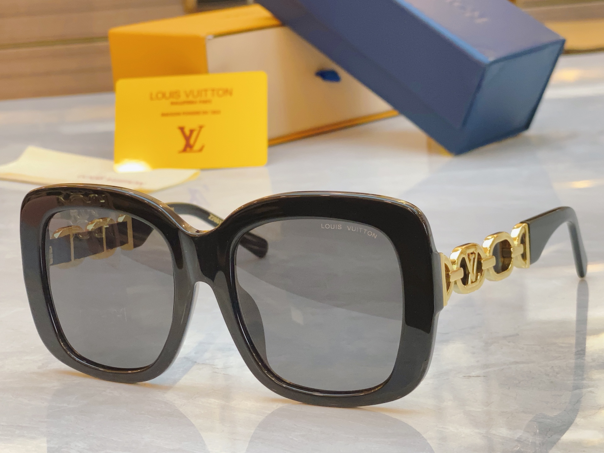 ，【LOUIS VUITTO*】路易*威登新款太阳镜，MODEL：Z2861U，SIZE：51口22-1