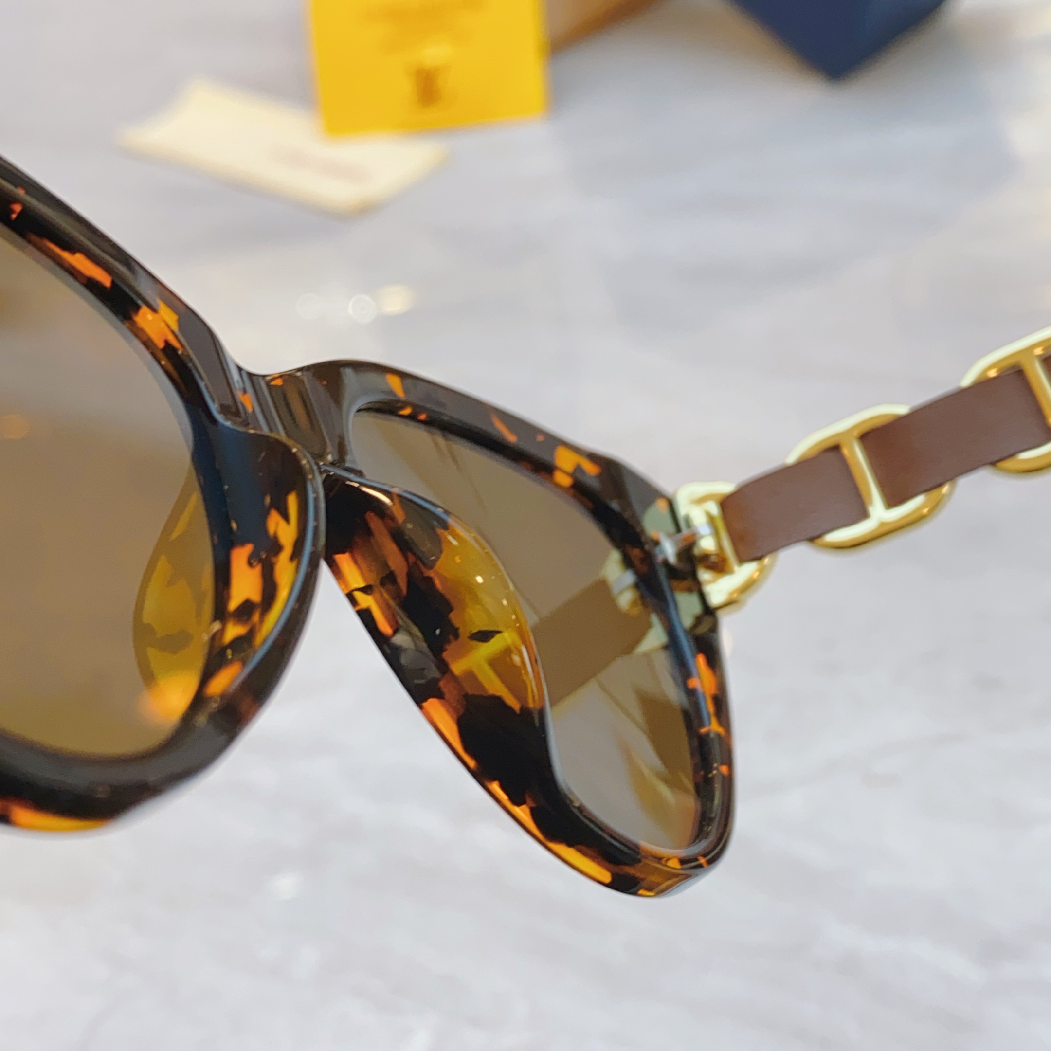 ，【LOUIS VUITTO*】路易*威登新款太阳镜，MODEL：Z2640U，SIZE：54口20-1