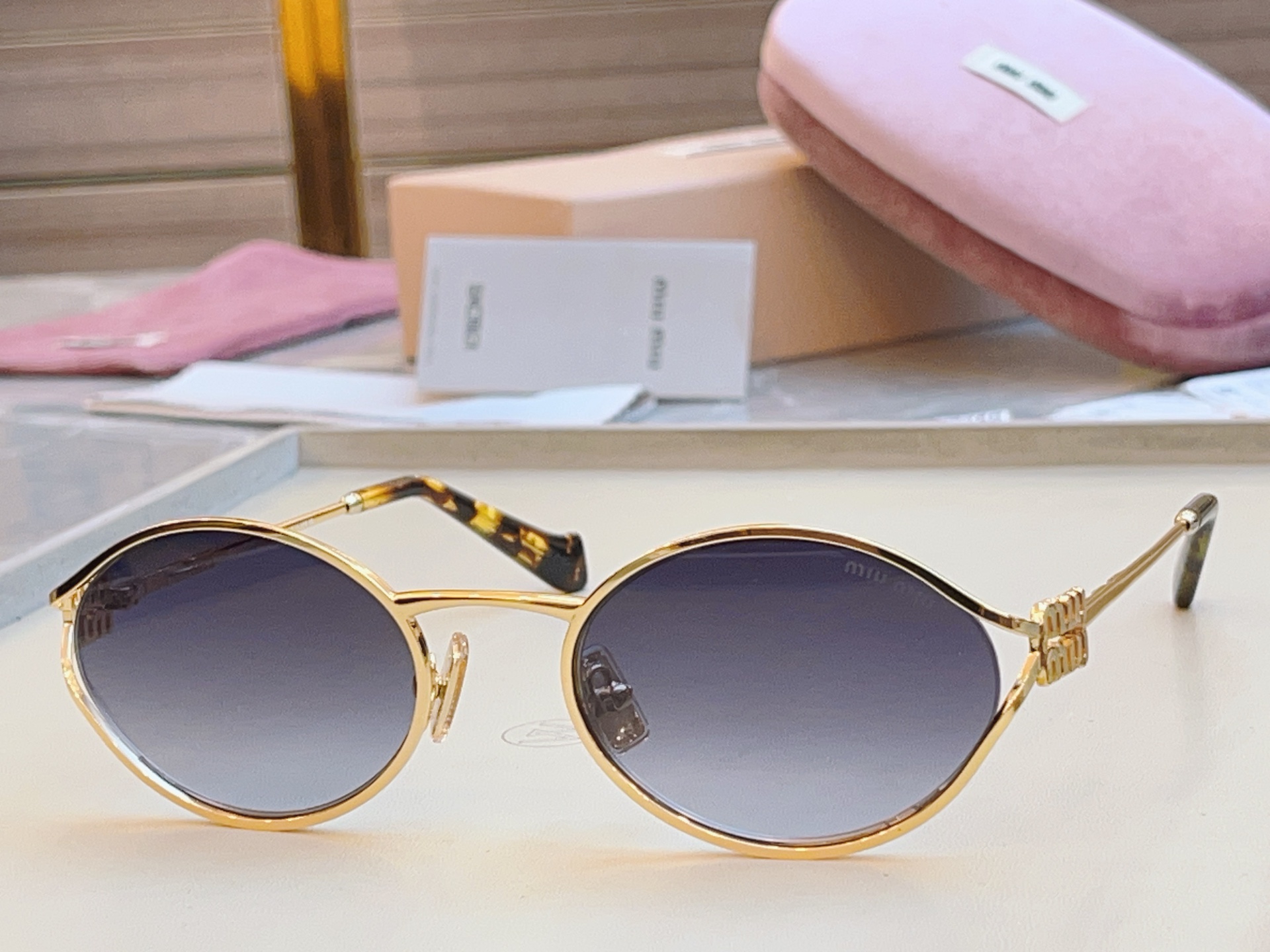 ，【MIUMI*】缪*缪新款太阳镜🕶️，ModSMU 52Y，高版本✨SIZE54口20-125