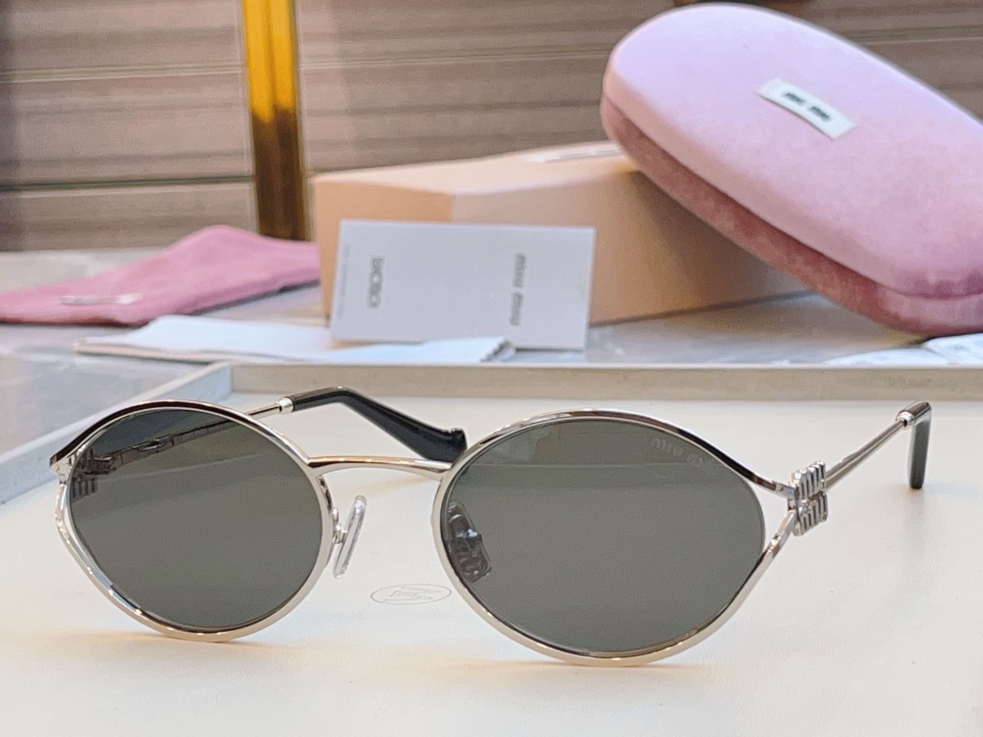 ，【MIUMI*】缪*缪新款太阳镜🕶️，ModSMU 52Y，高版本✨SIZE54口20-125
