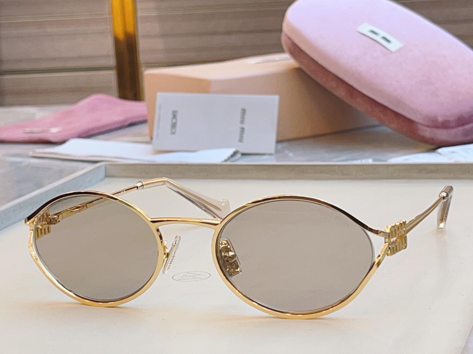 ，【MIUMI*】缪*缪新款太阳镜🕶️，ModSMU 52Y，高版本✨SIZE54口20-125