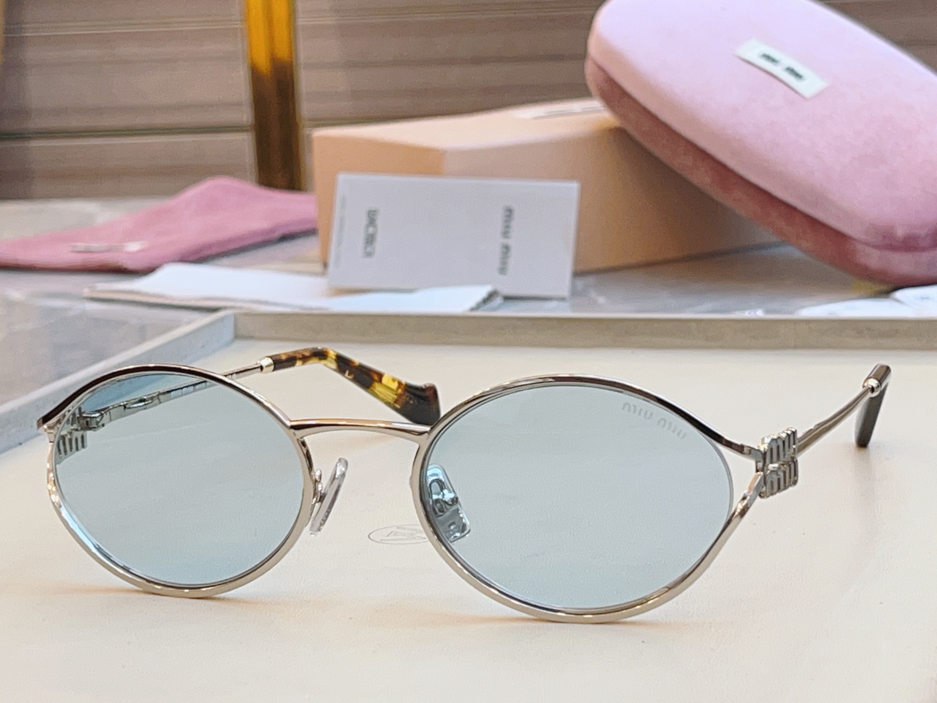 ，【MIUMI*】缪*缪新款太阳镜🕶️，ModSMU 52Y，高版本✨SIZE54口20-125