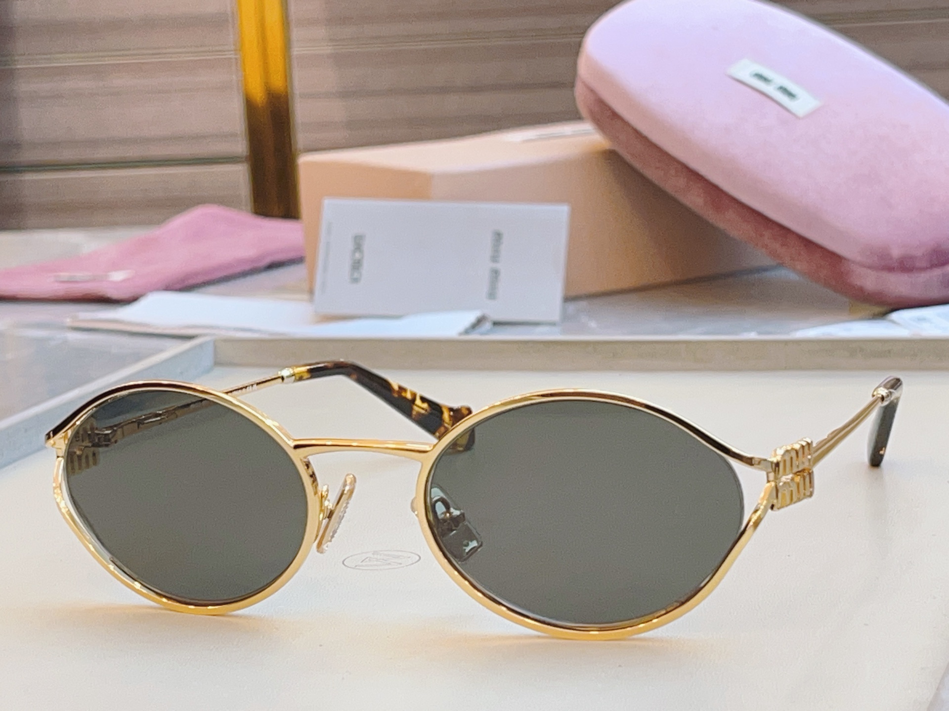 ，【MIUMI*】缪*缪新款太阳镜🕶️，ModSMU 52Y，高版本✨SIZE54口20-125