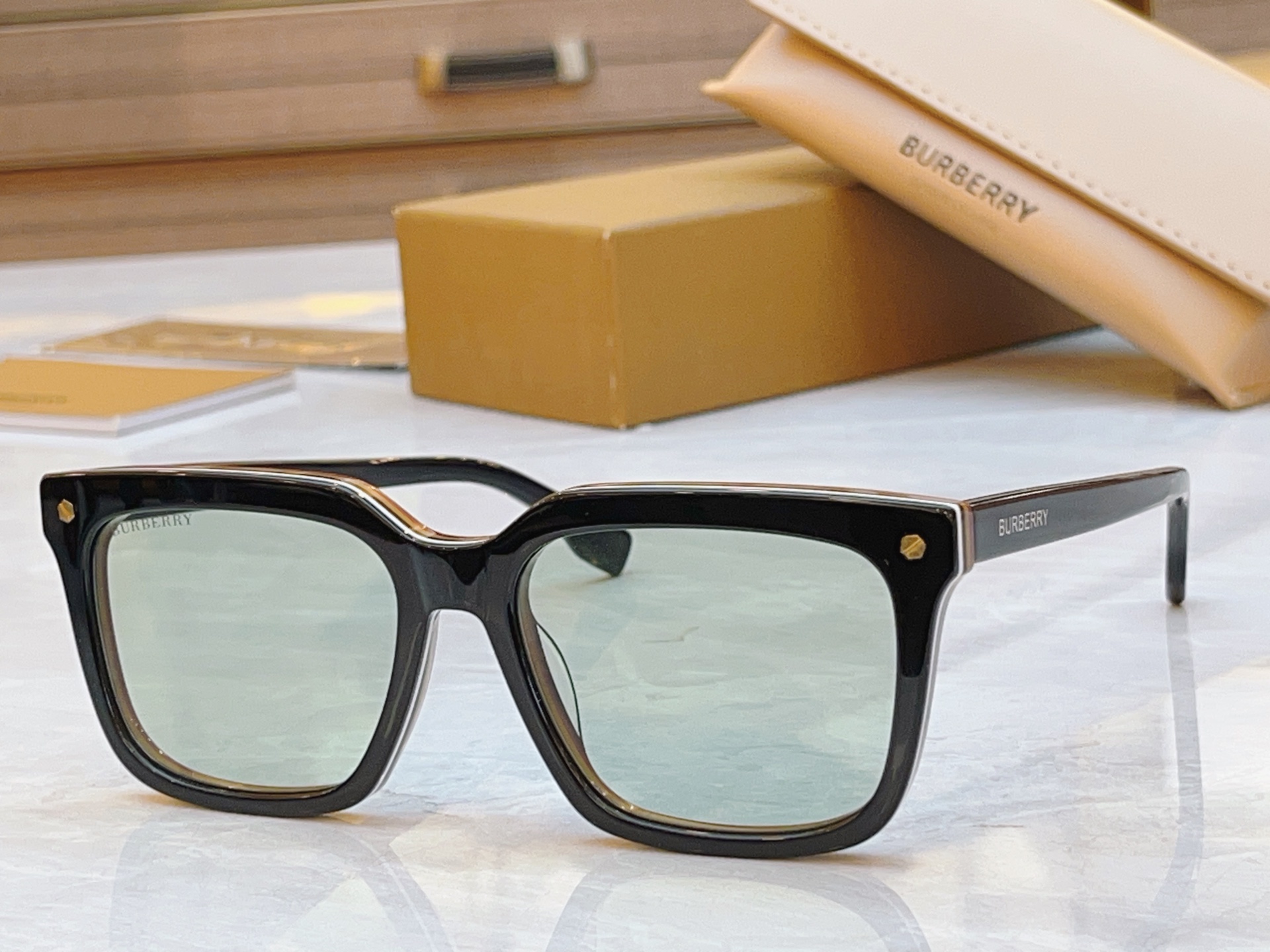，【BURBERR*】巴宝*莉新款光学架。MODEL：BE4337，SIZE：56口19-145