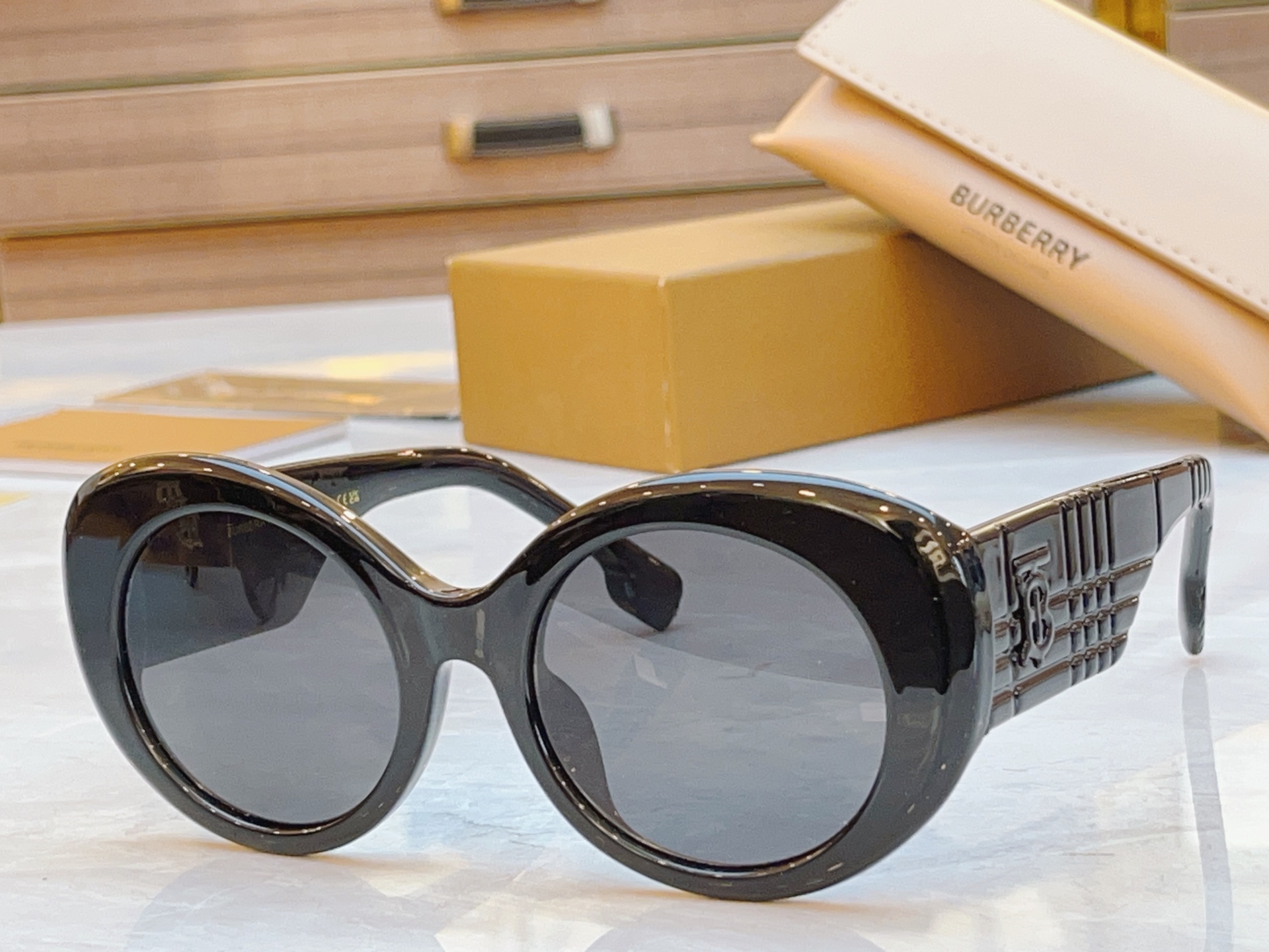 ，【BURBERR*】巴宝*莉新款光学架。MODEL：BE4743，SIZE：52口21-145