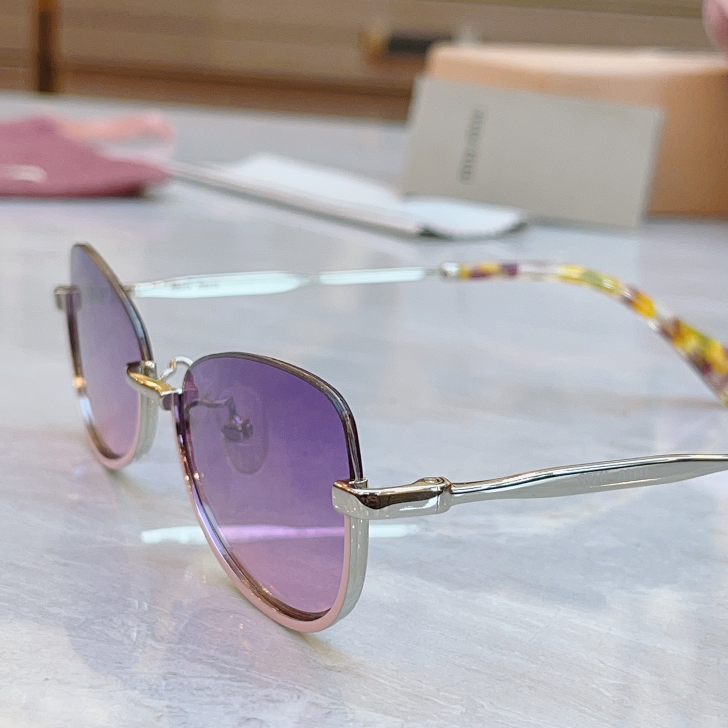 ，【MIUMI*】缪*缪新款眼镜架，ModMU 50AV，SIZE52口19-145