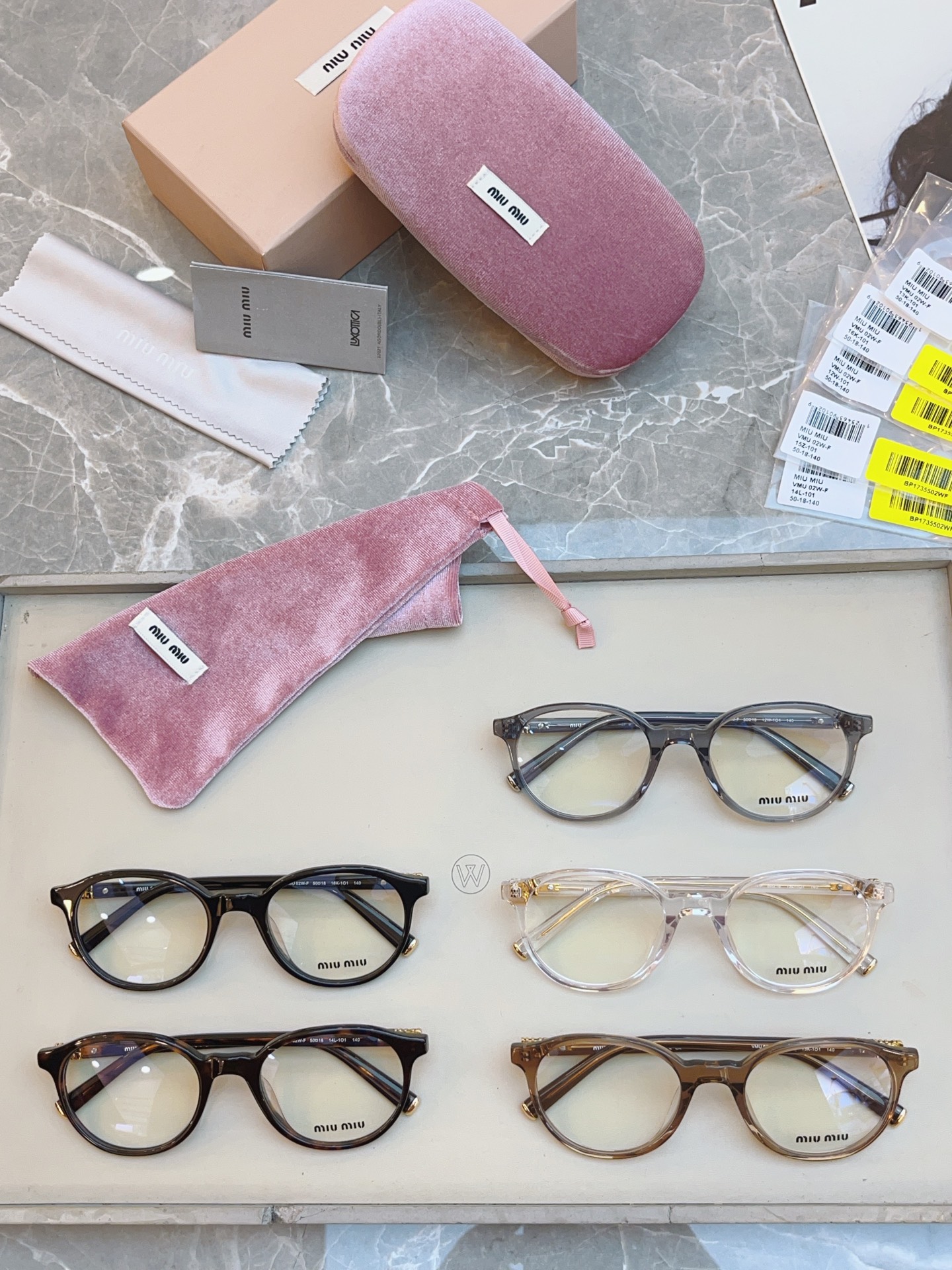 ，【MIUMI*】缪*缪新款太阳镜🕶️，Mod：VMU 02WVF，SIZE:50口18-140