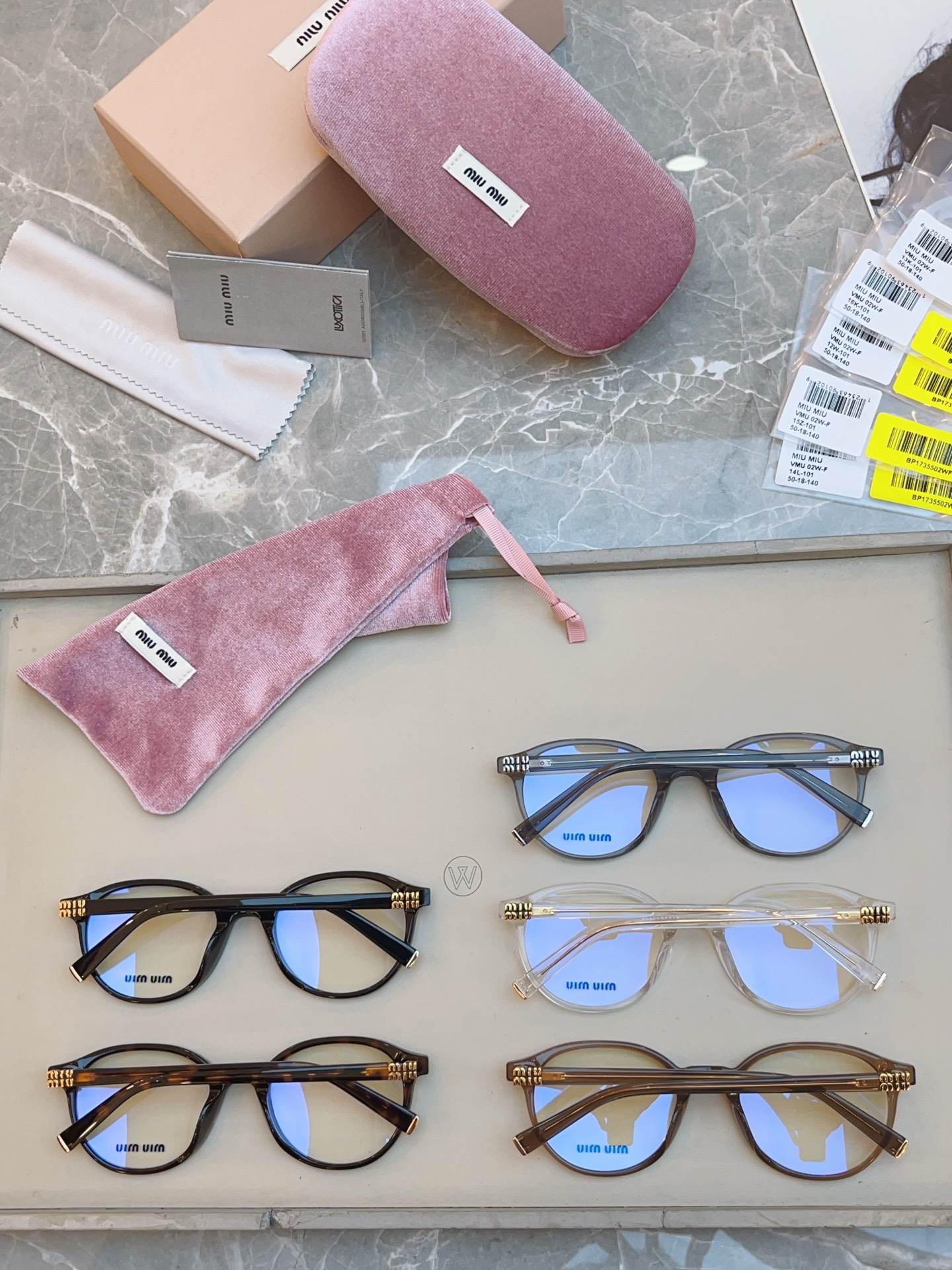 ，【MIUMI*】缪*缪新款太阳镜🕶️，Mod：VMU 02WVF，SIZE:50口18-140