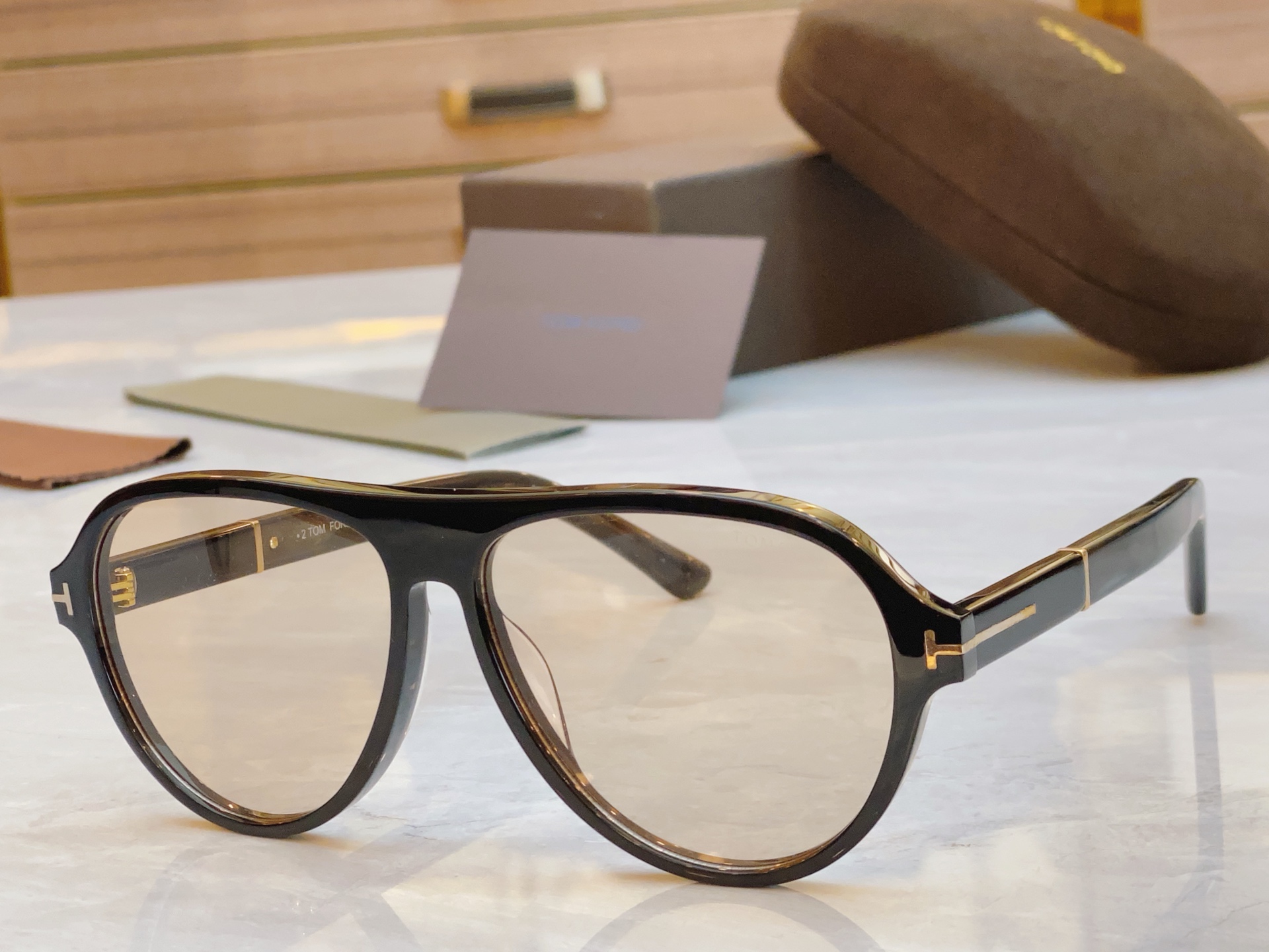 ，【TOM FOR*】汤姆*福特新款太阳镜🕶️，MODEL：TF1080，SIZE：59口13-145