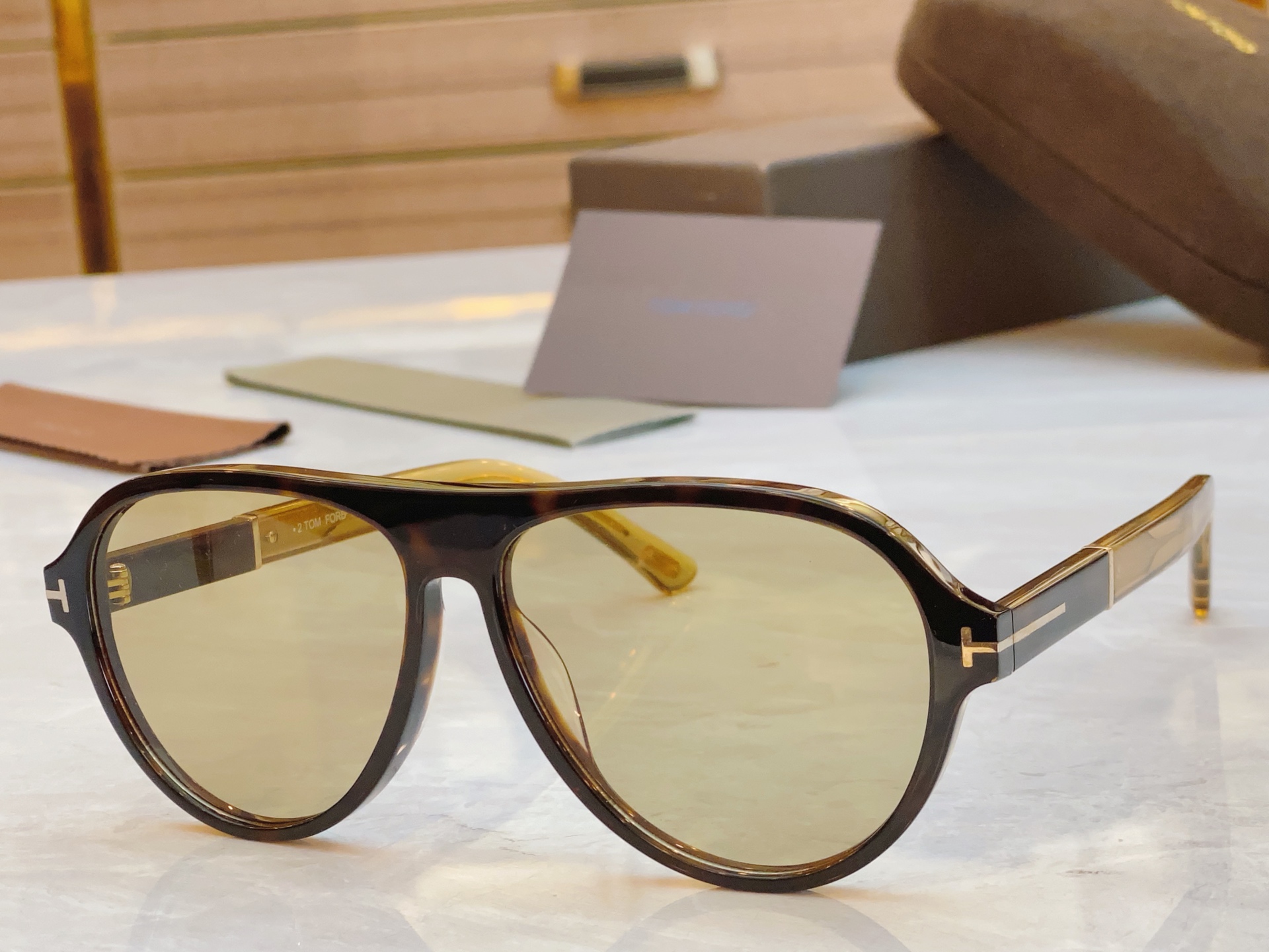 ，【TOM FOR*】汤姆*福特新款太阳镜🕶️，MODEL：TF1080，SIZE：59口13-145