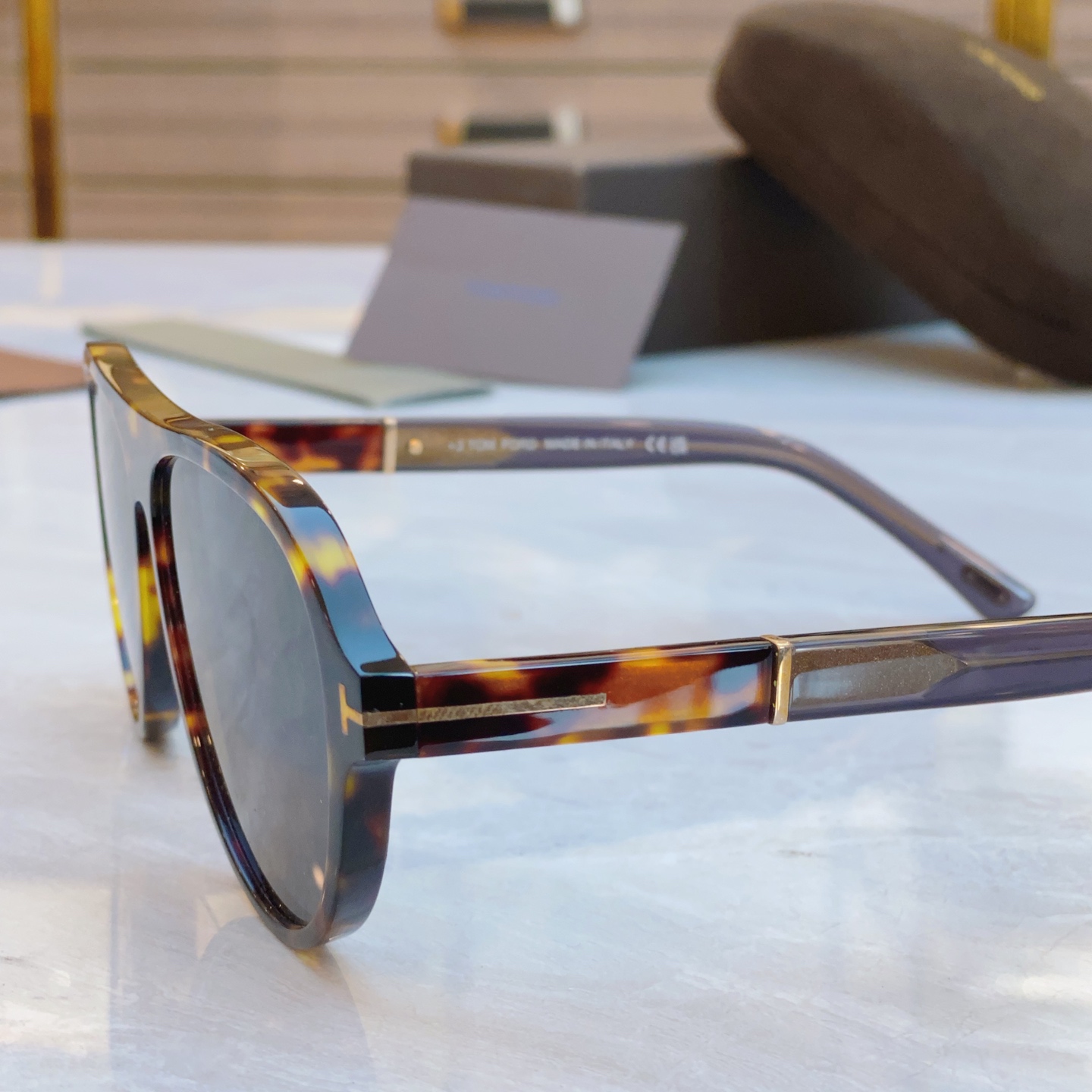 ，【TOM FOR*】汤姆*福特新款太阳镜🕶️，MODEL：TF1080，SIZE：59口13-145