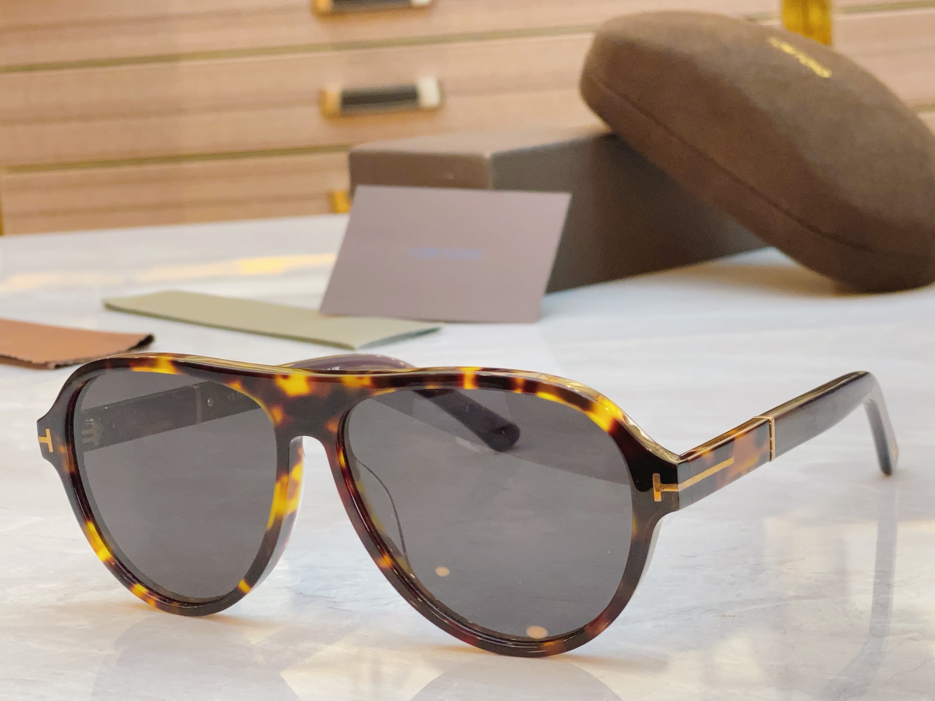 ，【TOM FOR*】汤姆*福特新款太阳镜🕶️，MODEL：TF1080，SIZE：59口13-145