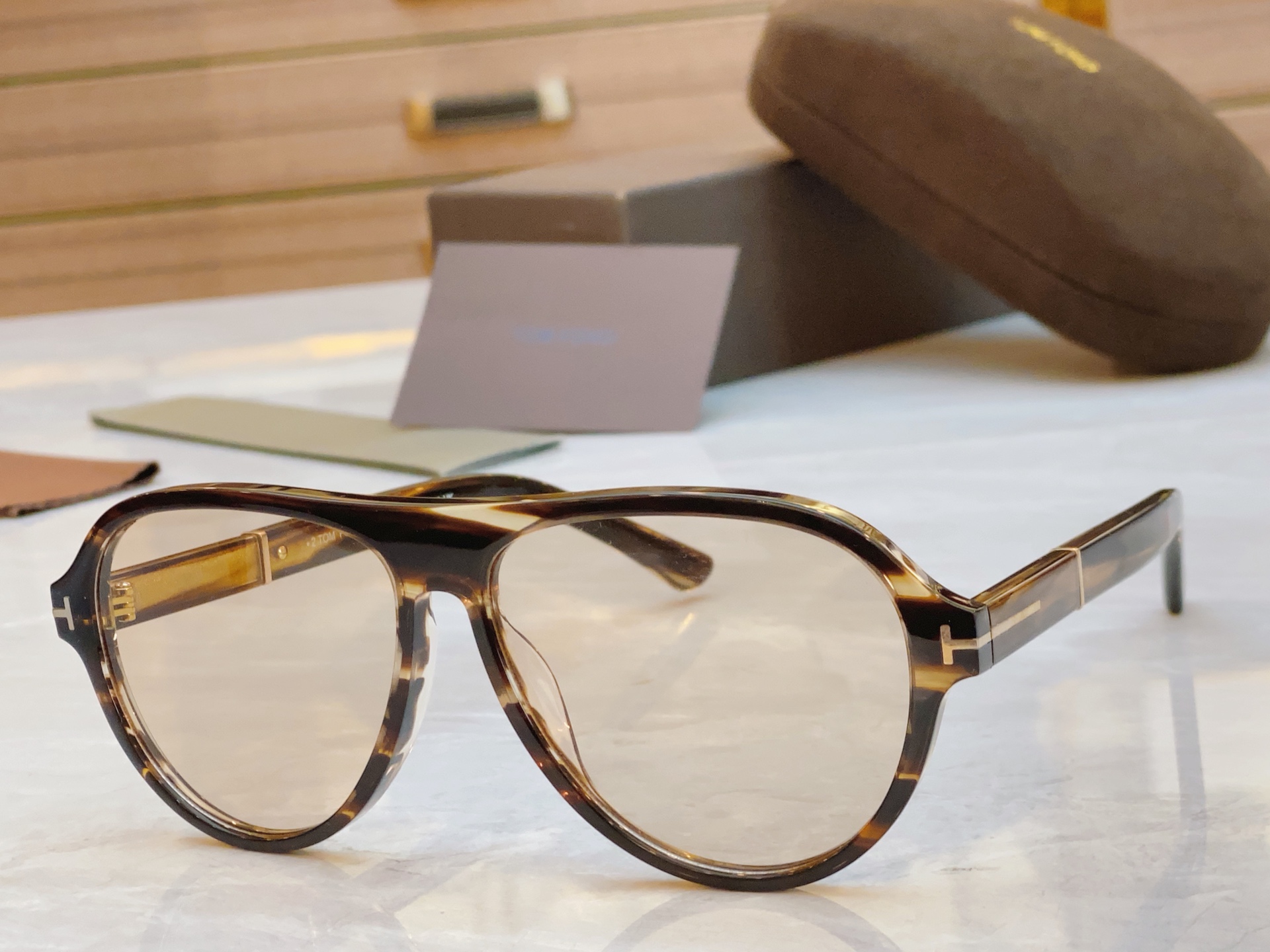 ，【TOM FOR*】汤姆*福特新款太阳镜🕶️，MODEL：TF1080，SIZE：59口13-145