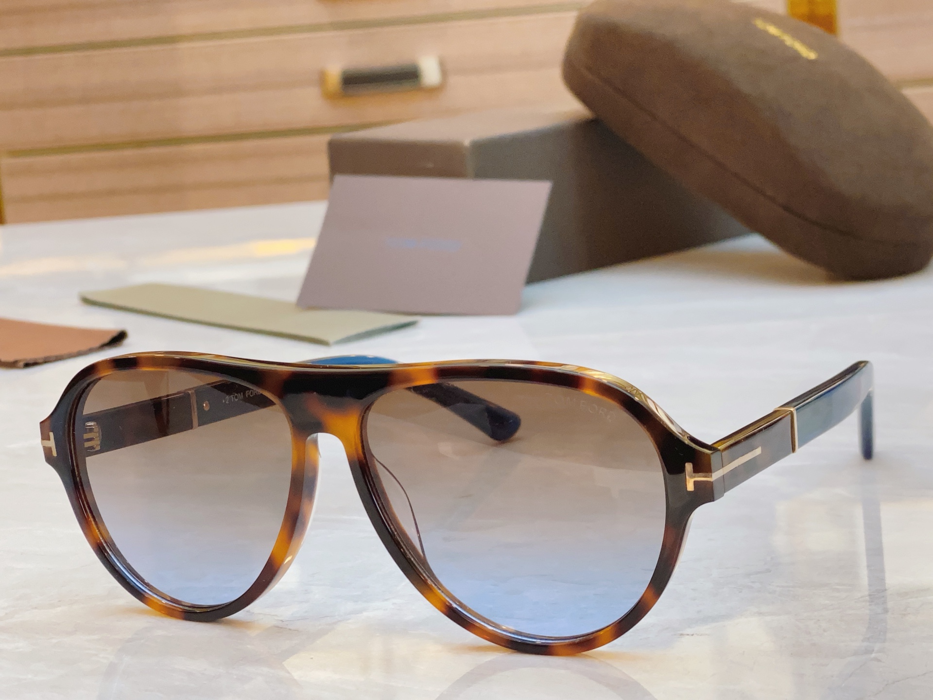 ，【TOM FOR*】汤姆*福特新款太阳镜🕶️，MODEL：TF1080，SIZE：59口13-145