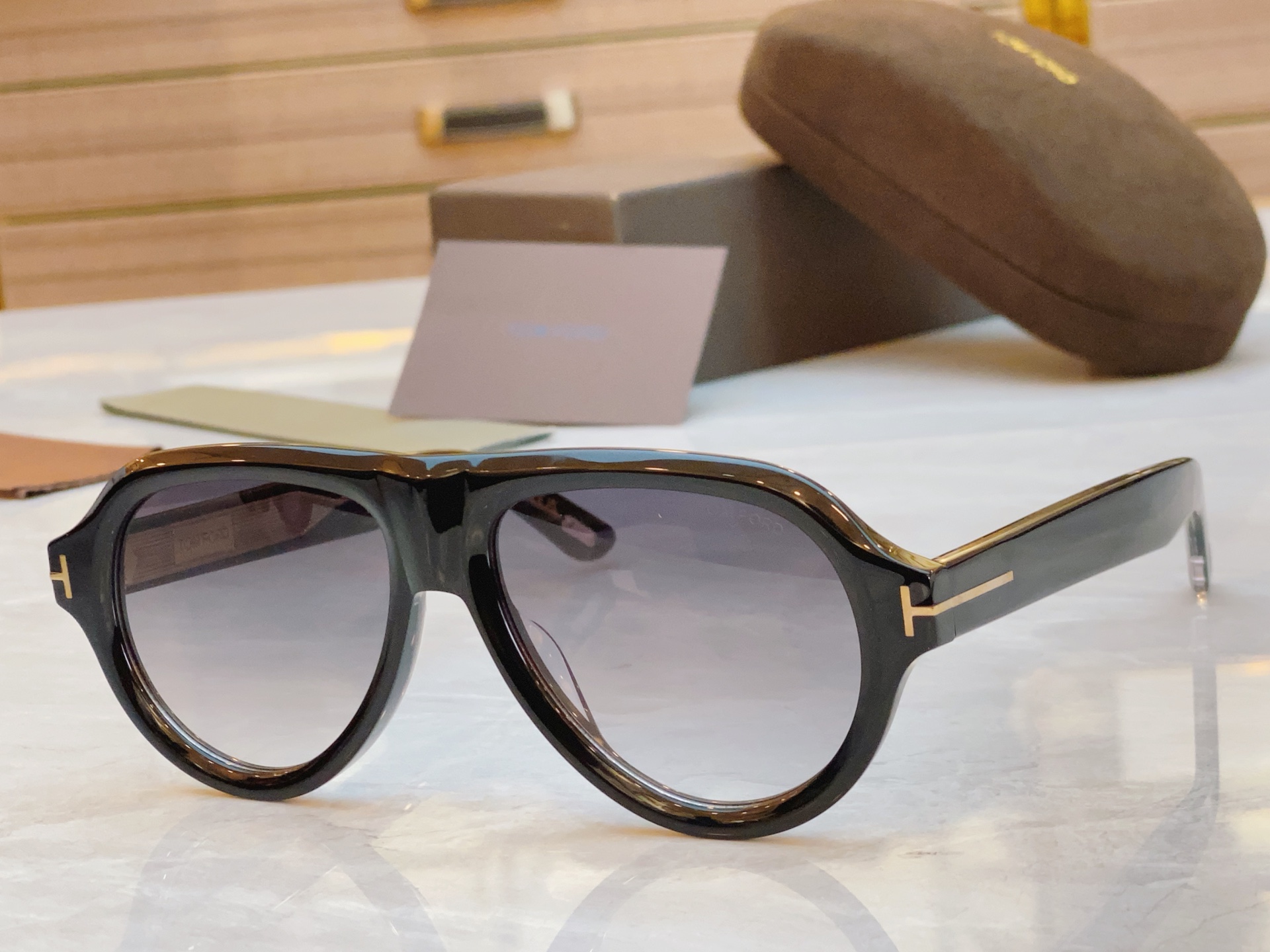 ，【TOM FOR*】汤姆*福特新款太阳镜🕶️，MODEL：TF1225，SIZE：59口16-145