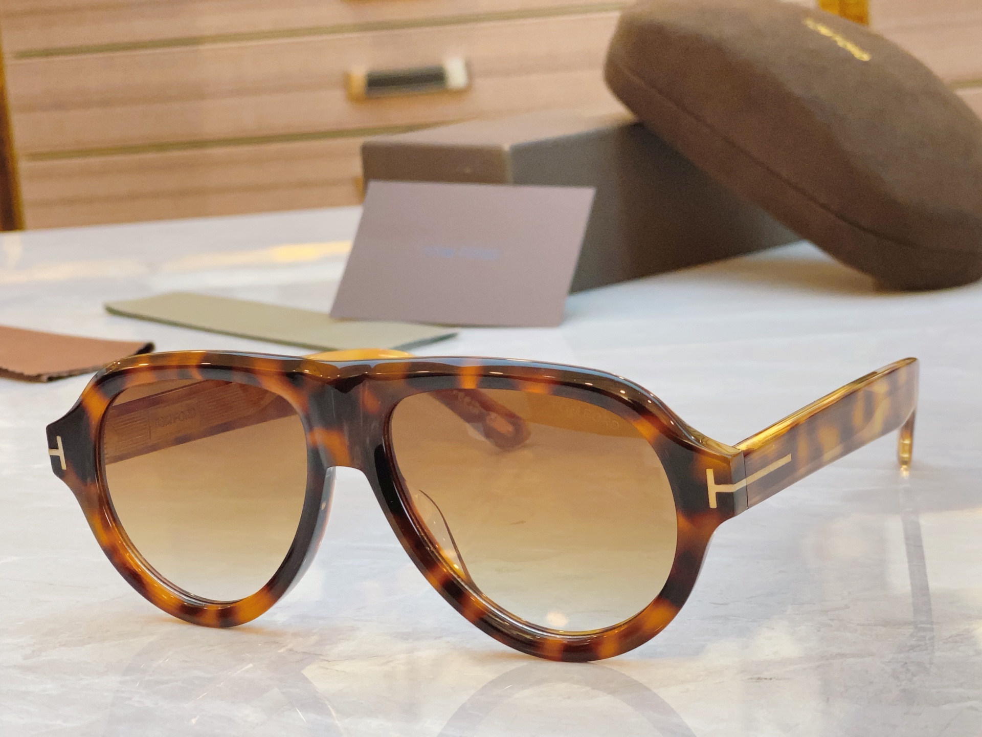 ，【TOM FOR*】汤姆*福特新款太阳镜🕶️，MODEL：TF1225，SIZE：59口16-145