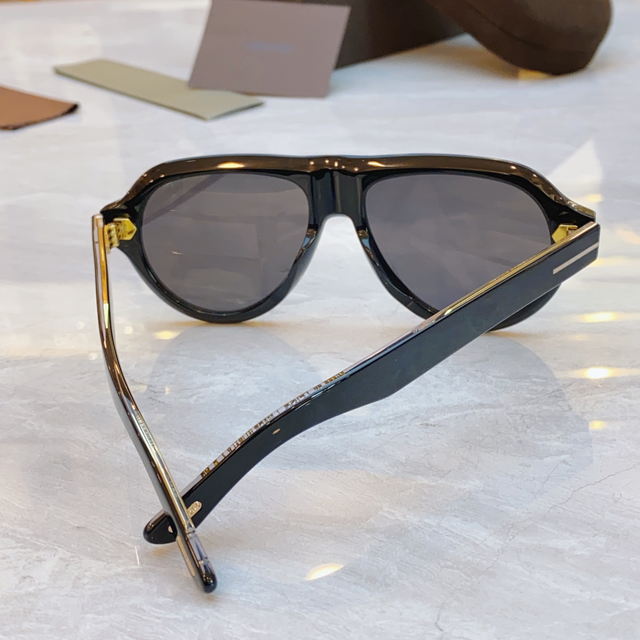 ，【TOM FOR*】汤姆*福特新款太阳镜🕶️，MODEL：TF1225，SIZE：59口16-145