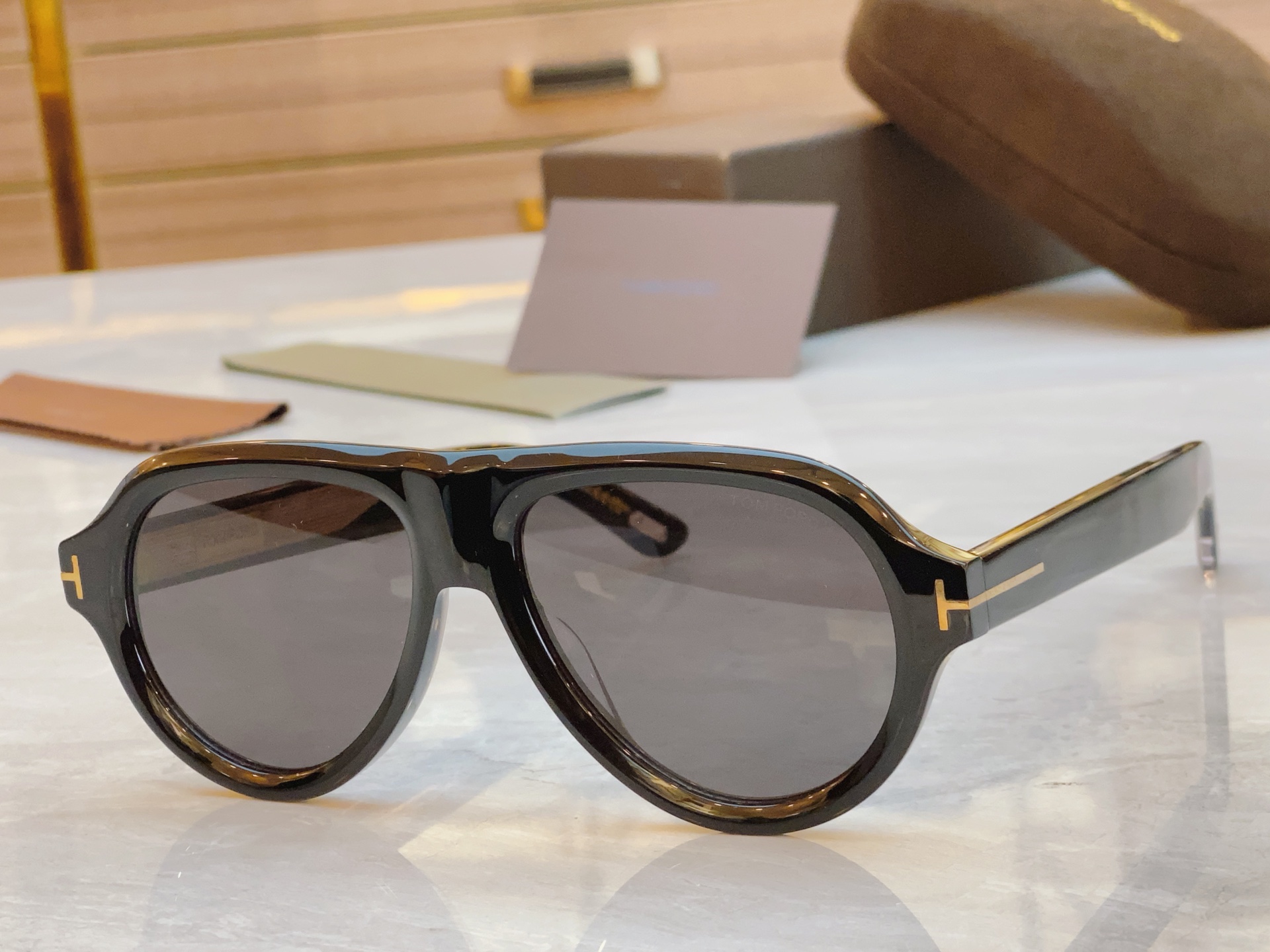 ，【TOM FOR*】汤姆*福特新款太阳镜🕶️，MODEL：TF1225，SIZE：59口16-145