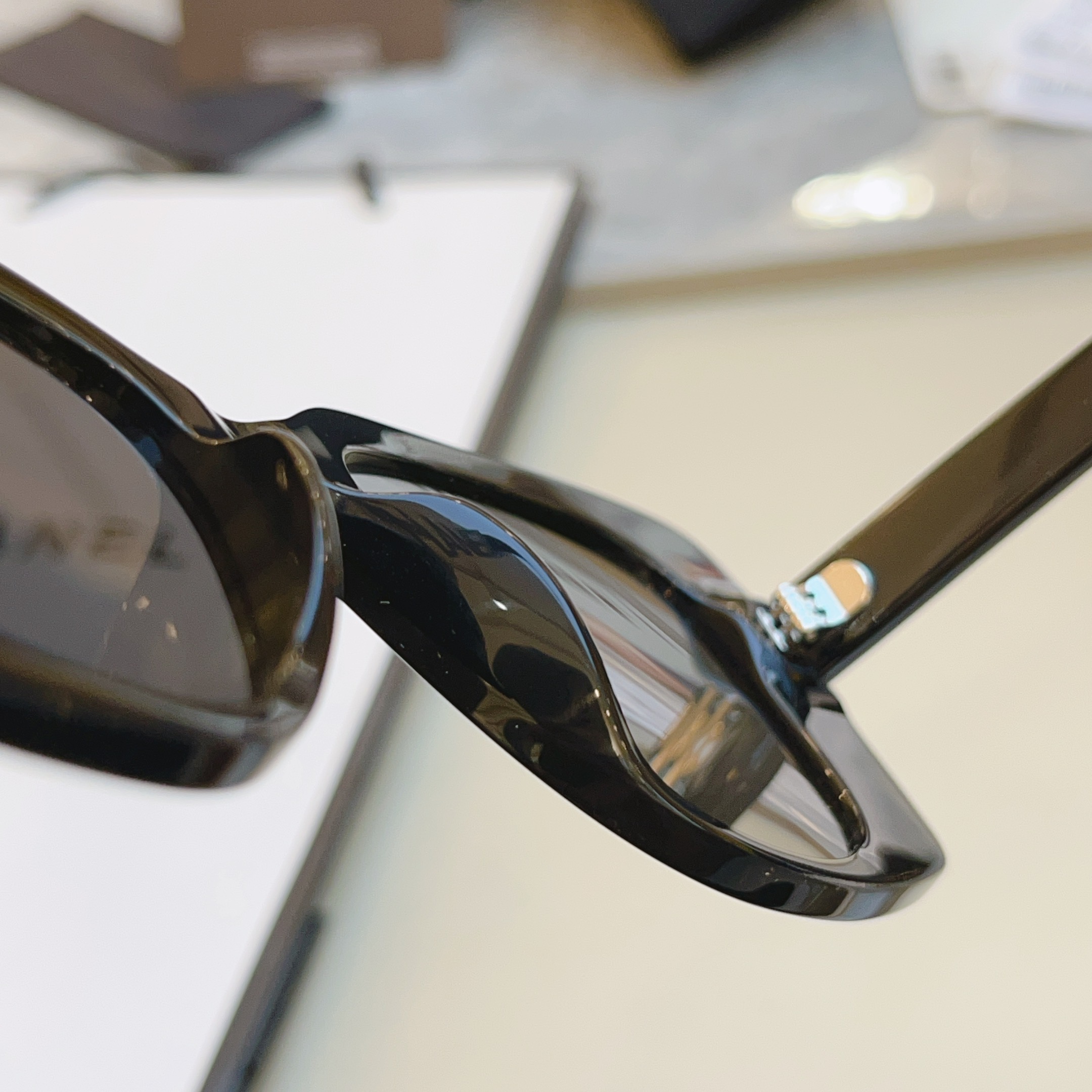 ，翻单到货，火爆黑白色搭配到货！【CHANE*】香奈*儿 CH5422B  时尚太阳眼镜 ‼️香奈儿矩形